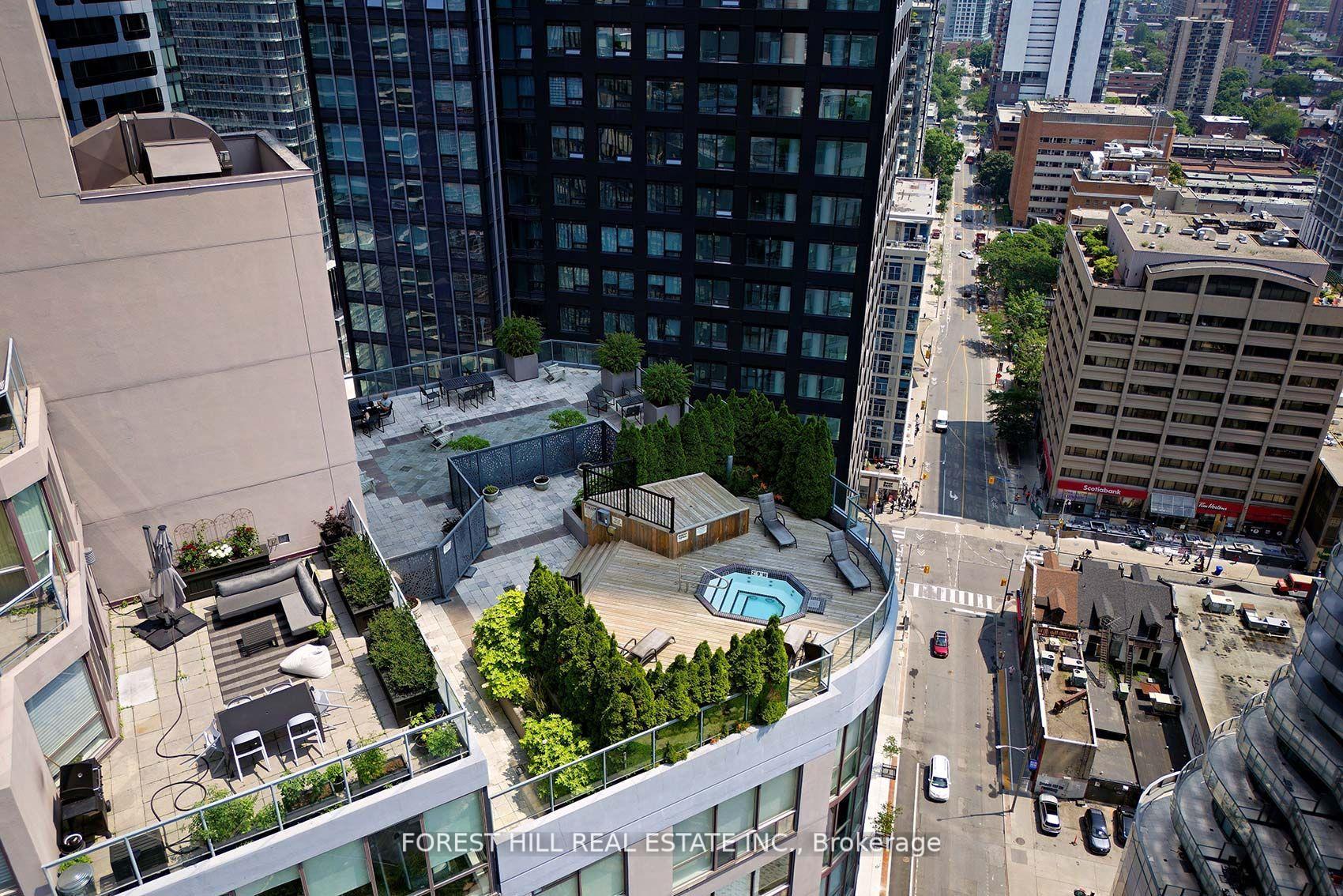 24 Wellesley Street W 1605, Toronto C01 Unit: 1605