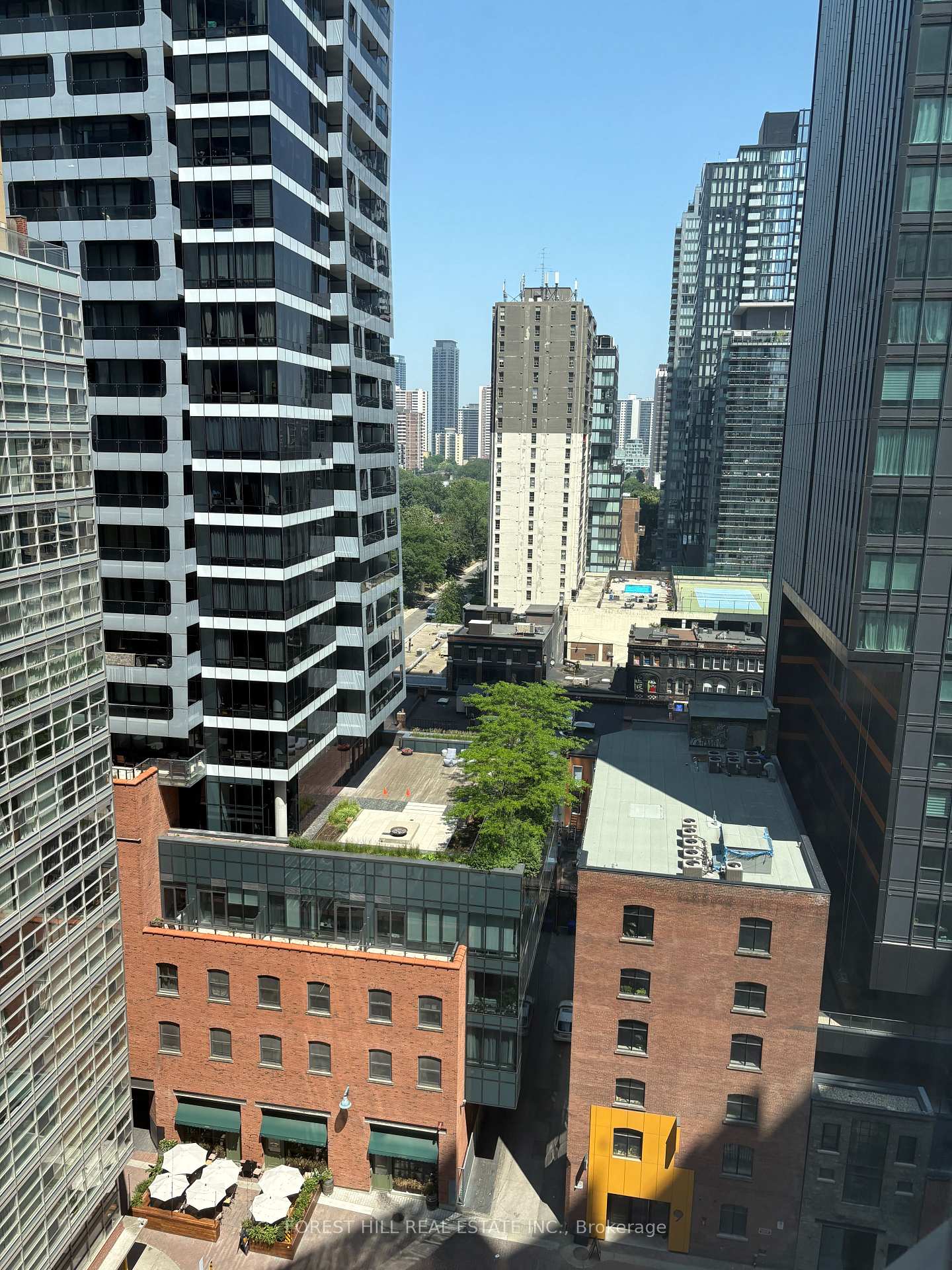 24 Wellesley Street W 1605, Toronto C01 Unit: 1605