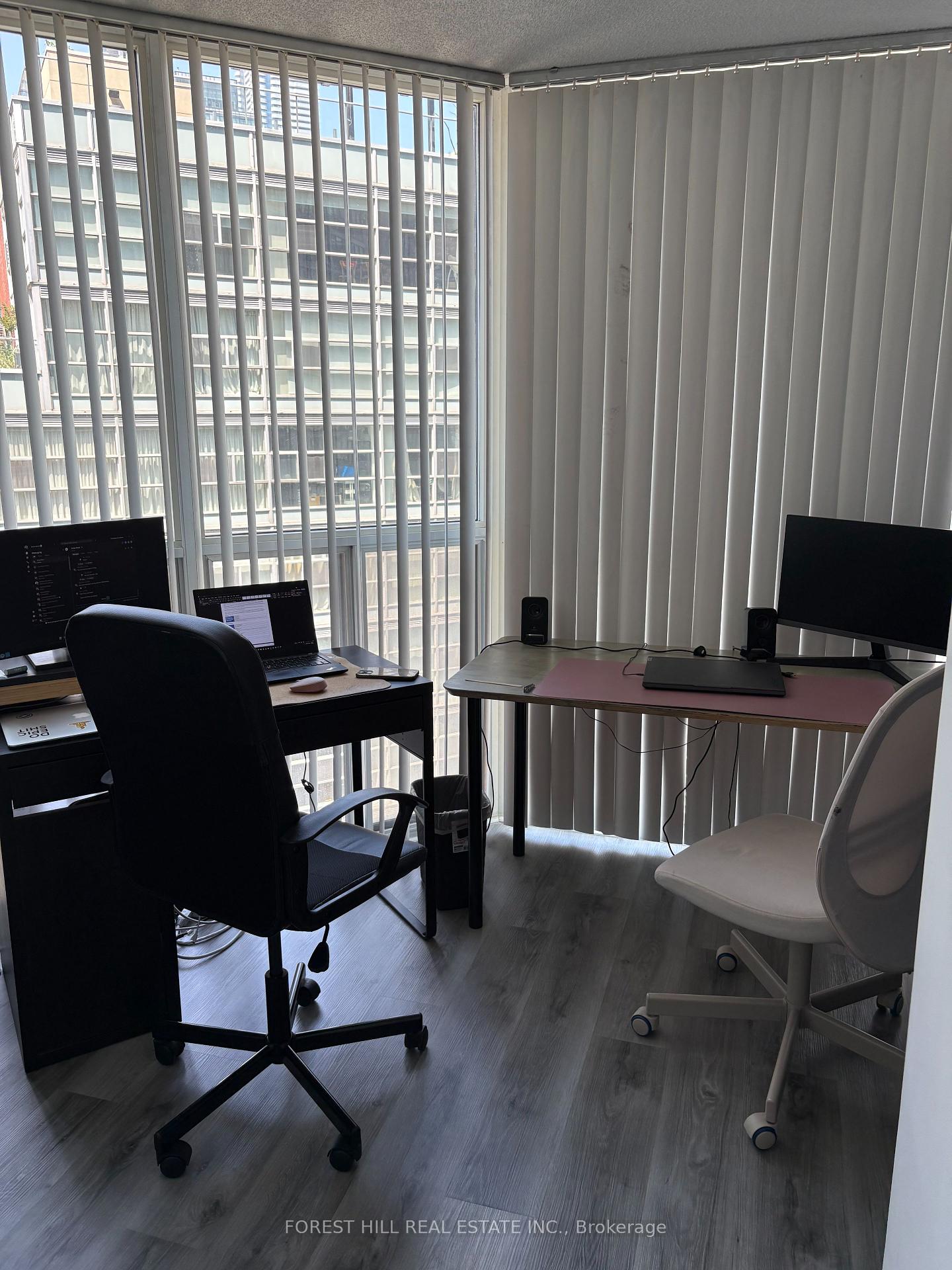 24 Wellesley Street W 1605, Toronto C01 Unit: 1605