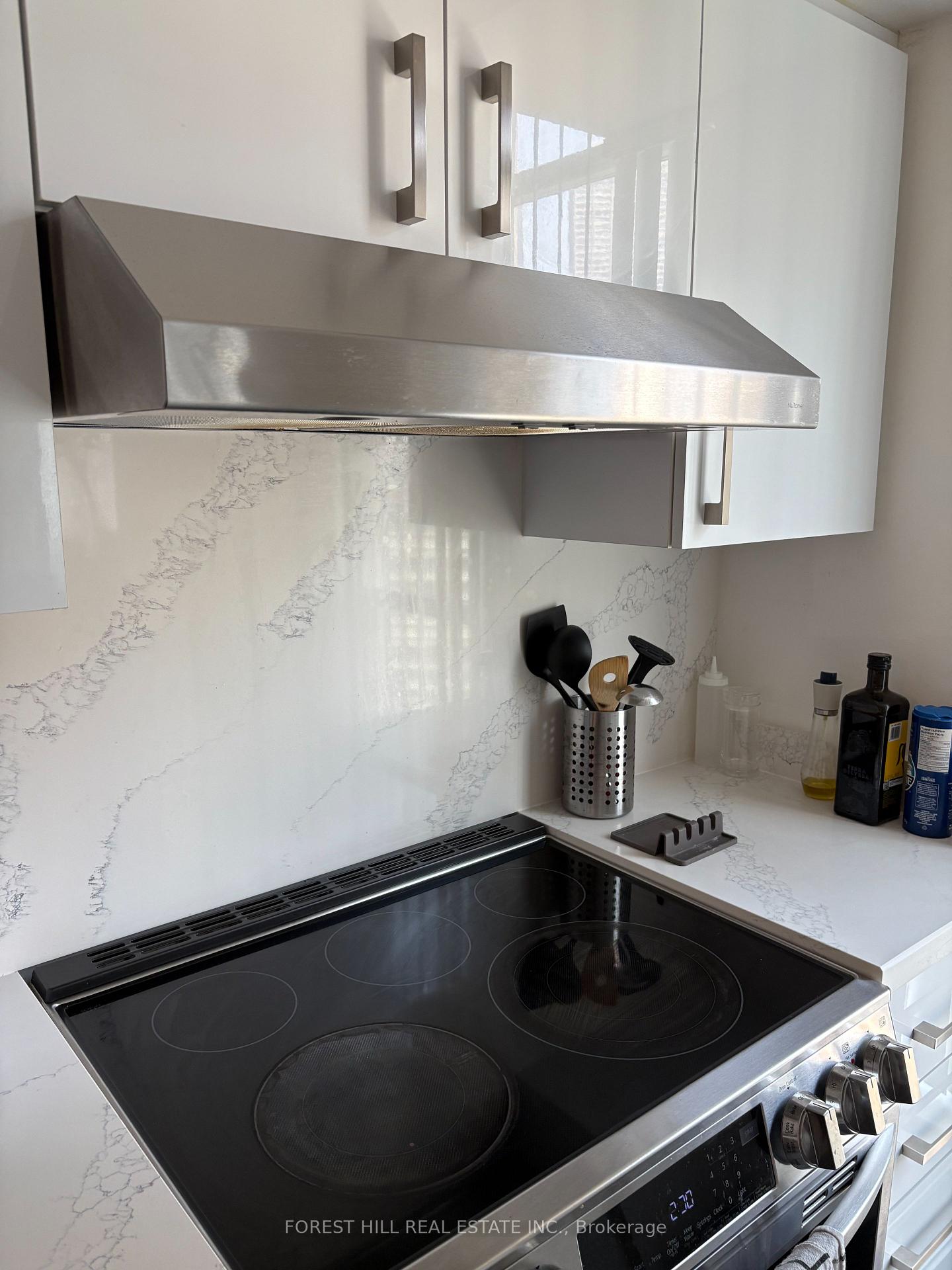 24 Wellesley Street W 1605, Toronto C01 Unit: 1605