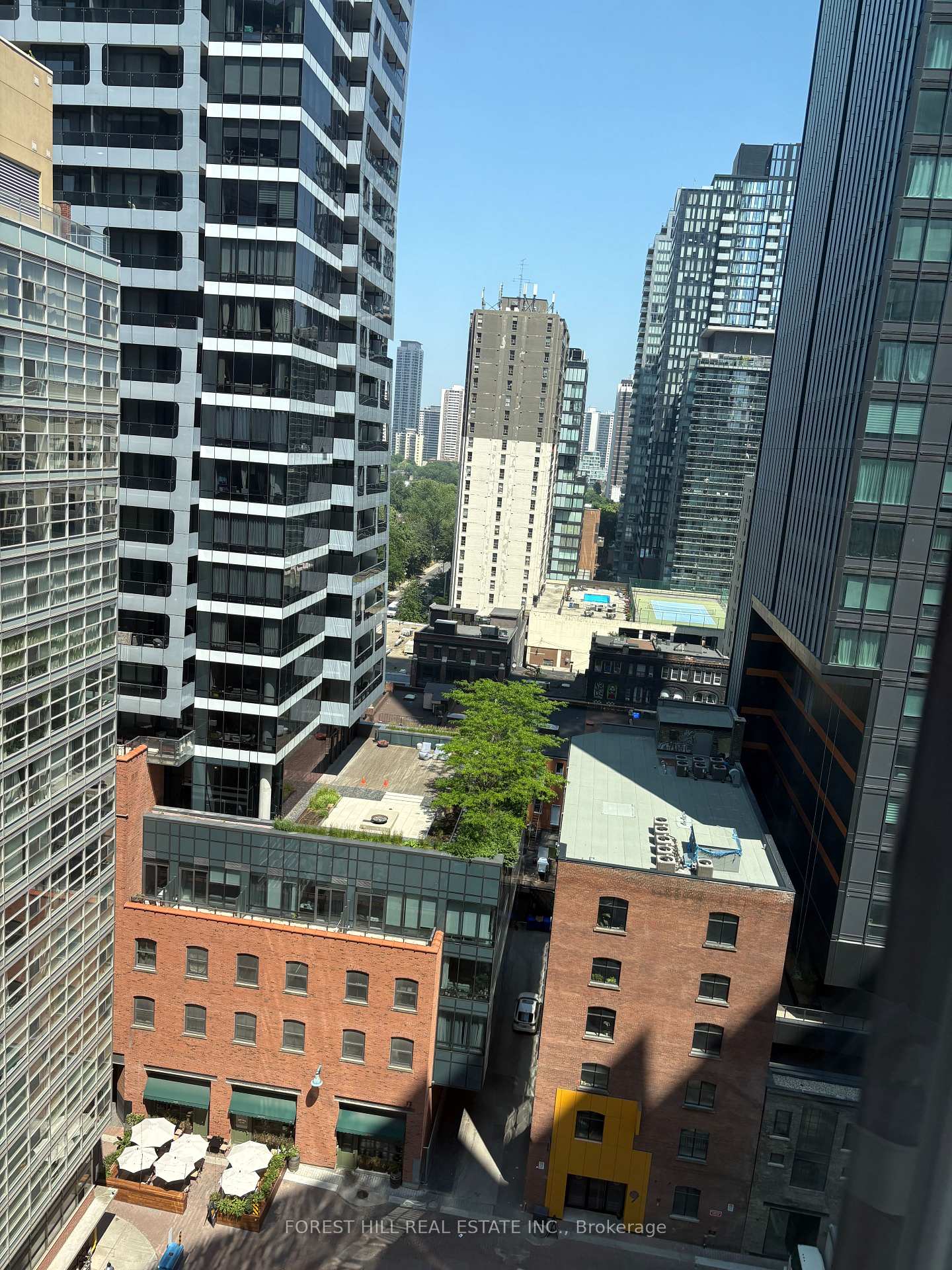 24 Wellesley Street W 1605, Toronto C01 Unit: 1605
