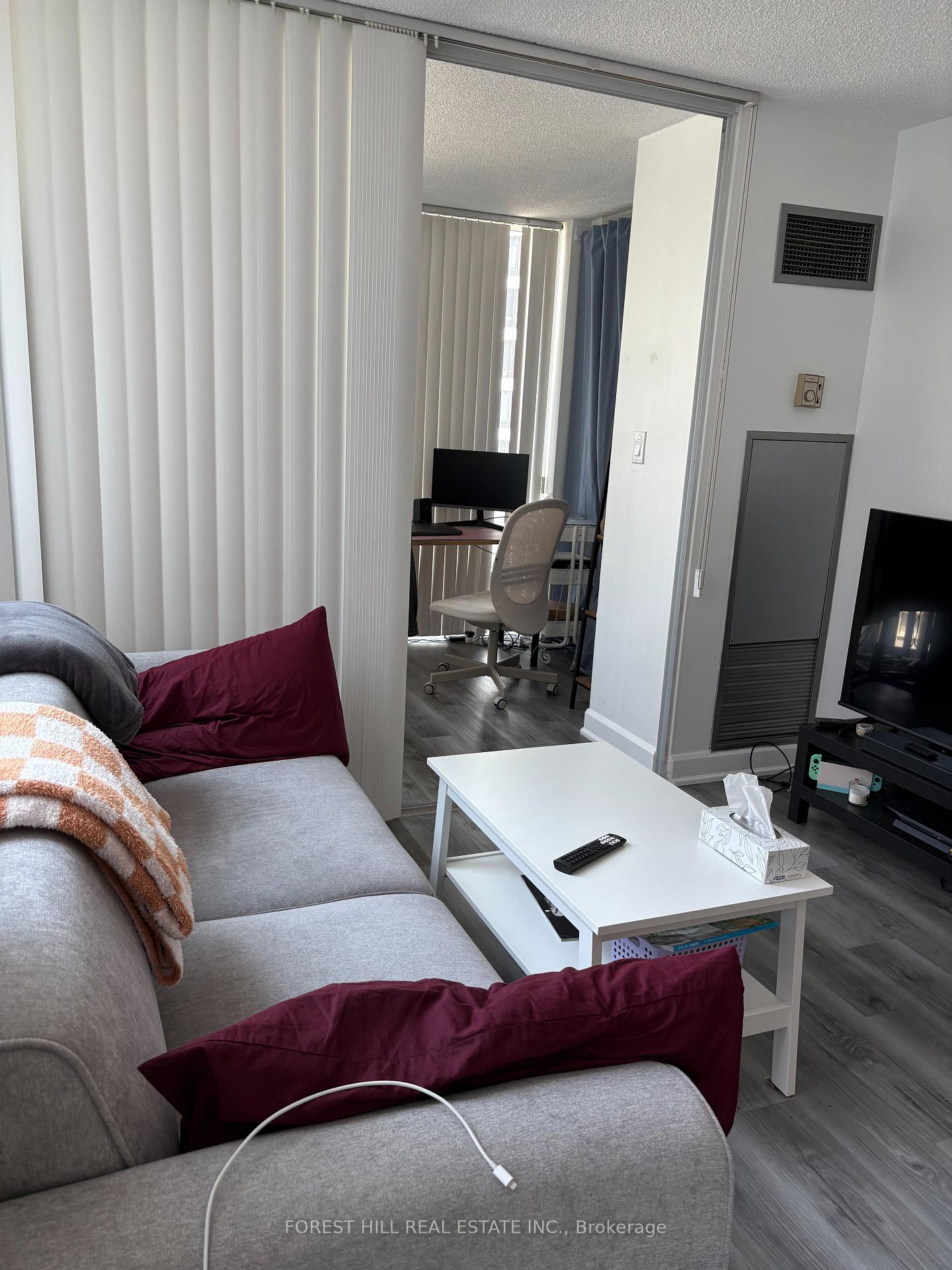 24 Wellesley Street W 1605, Toronto C01 Unit: 1605