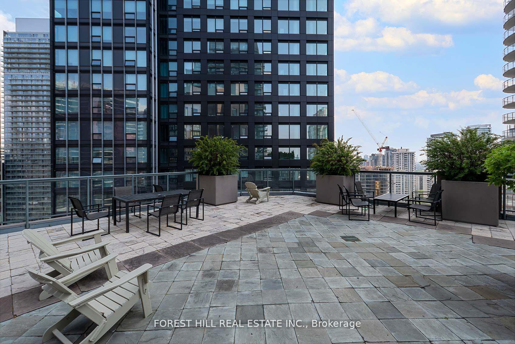 24 Wellesley Street W 1605, Toronto C01 Unit: 1605