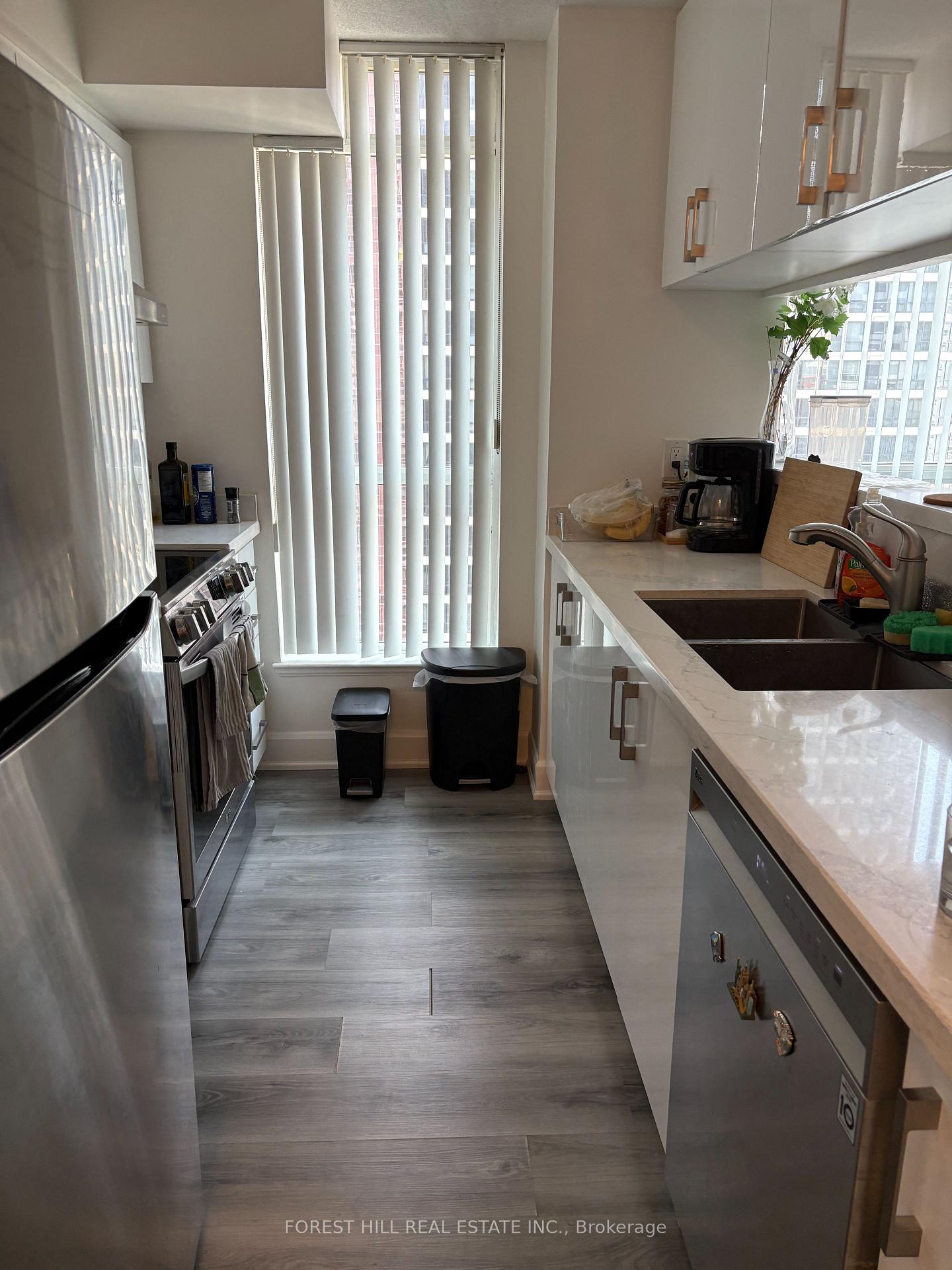 24 Wellesley Street W 1605, Toronto C01 Unit: 1605