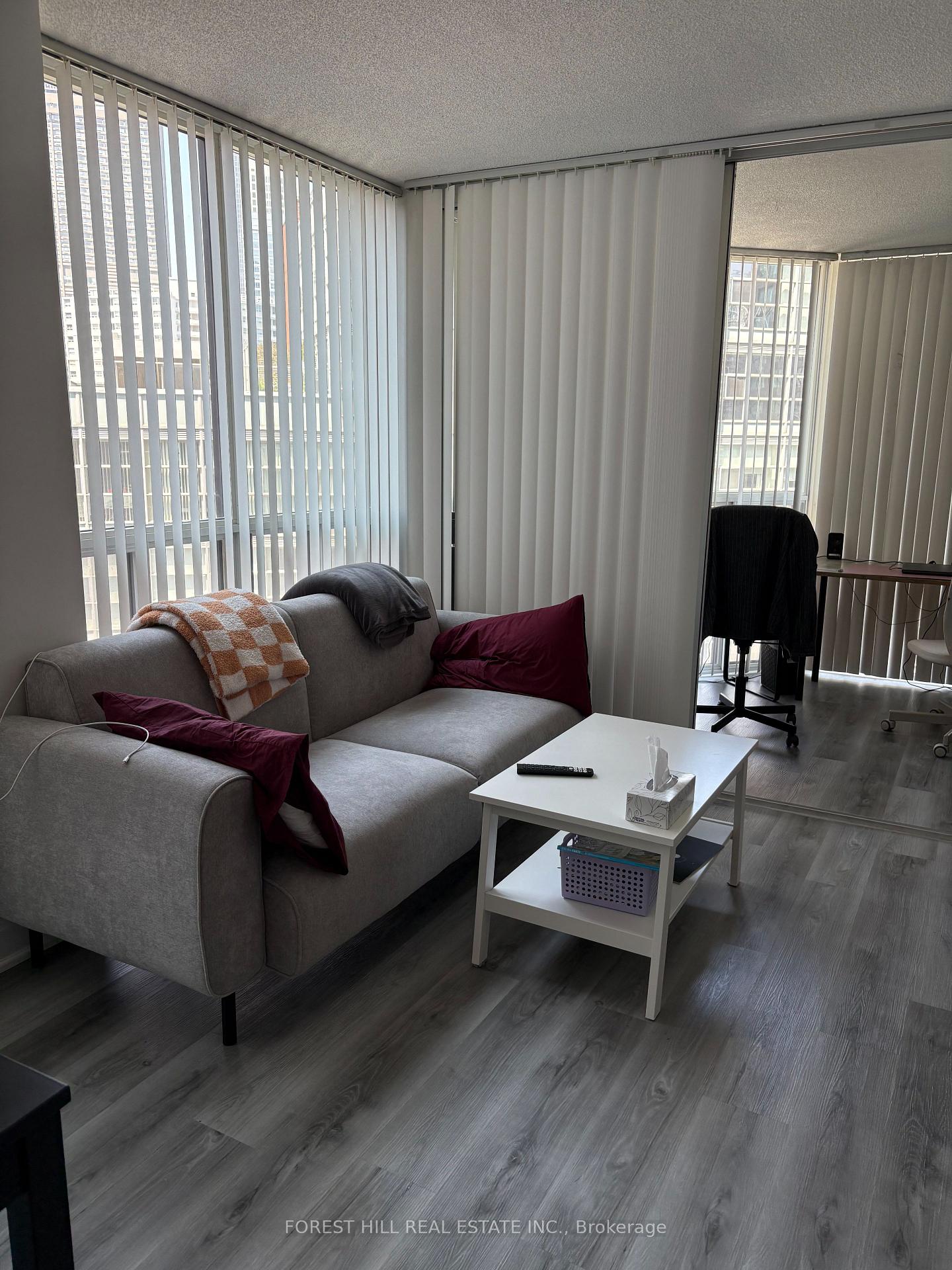 24 Wellesley Street W 1605, Toronto C01 Unit: 1605