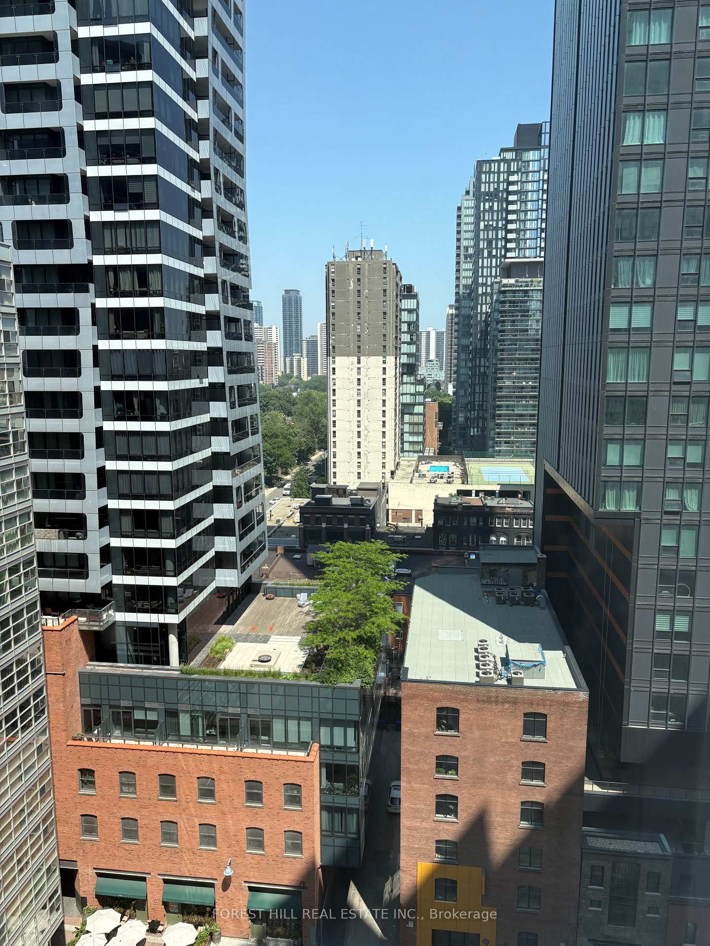 24 Wellesley Street W 1605, Toronto C01 Unit: 1605