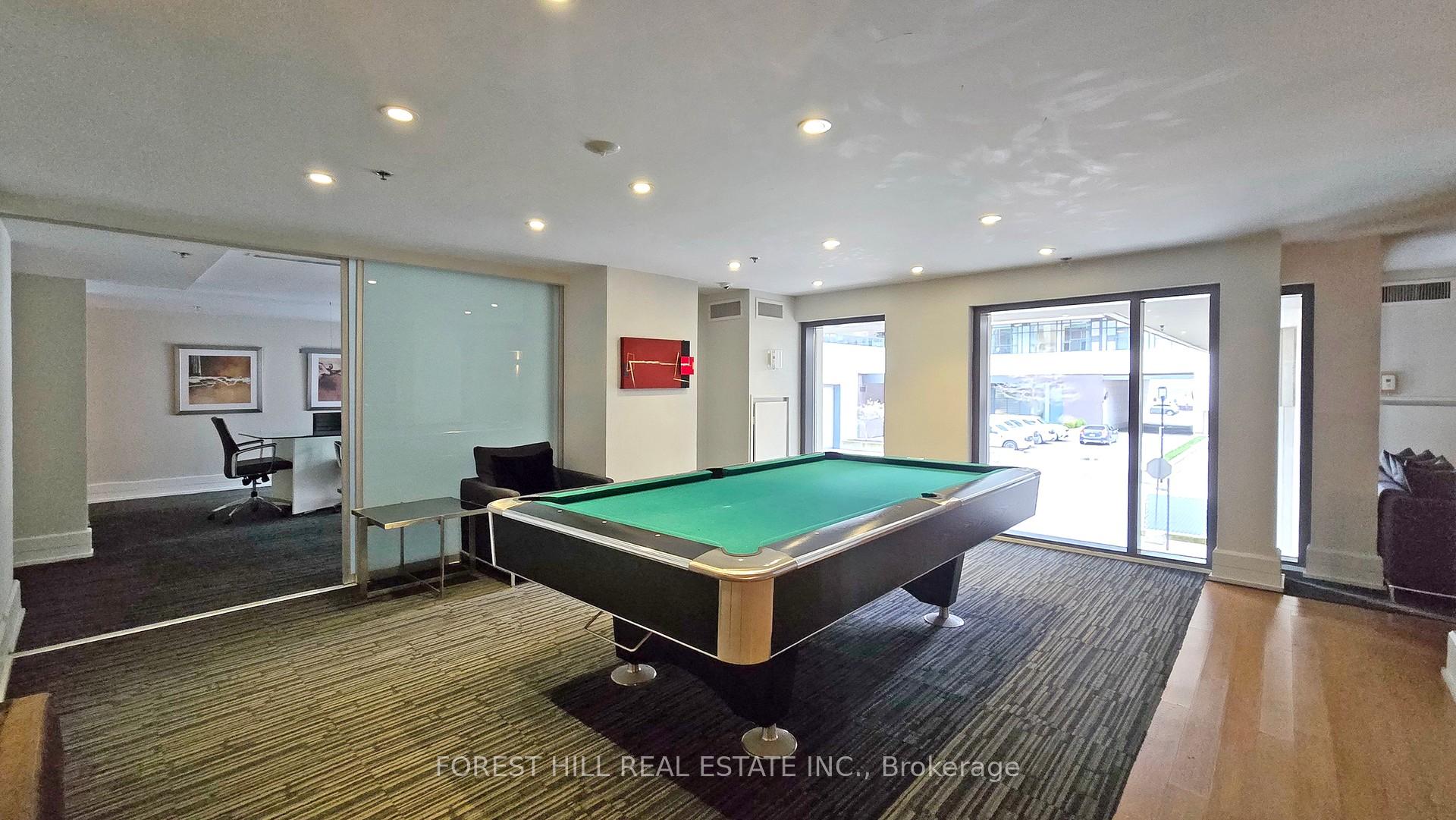 111 Elizabeth Street 1506, Toronto C01 Unit: 1506