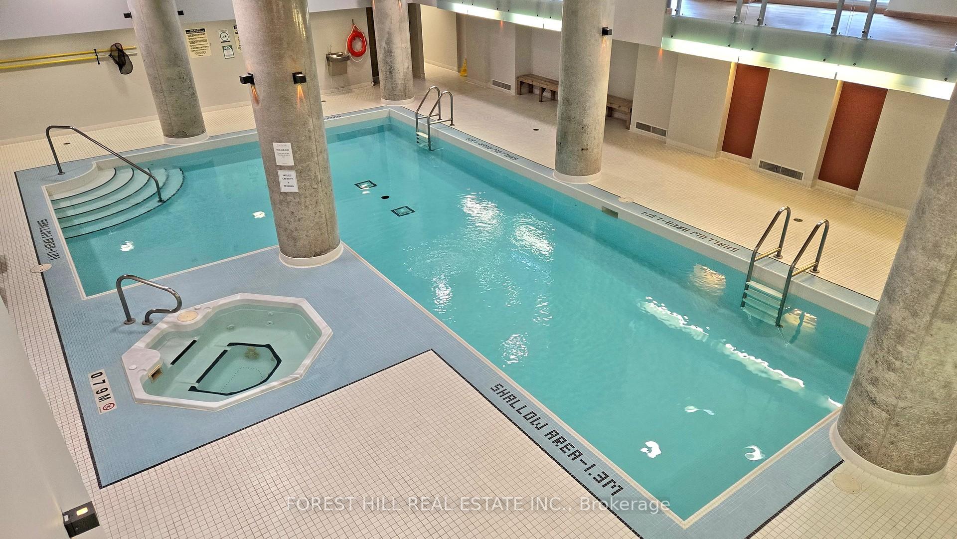 111 Elizabeth Street 1506, Toronto C01 Unit: 1506