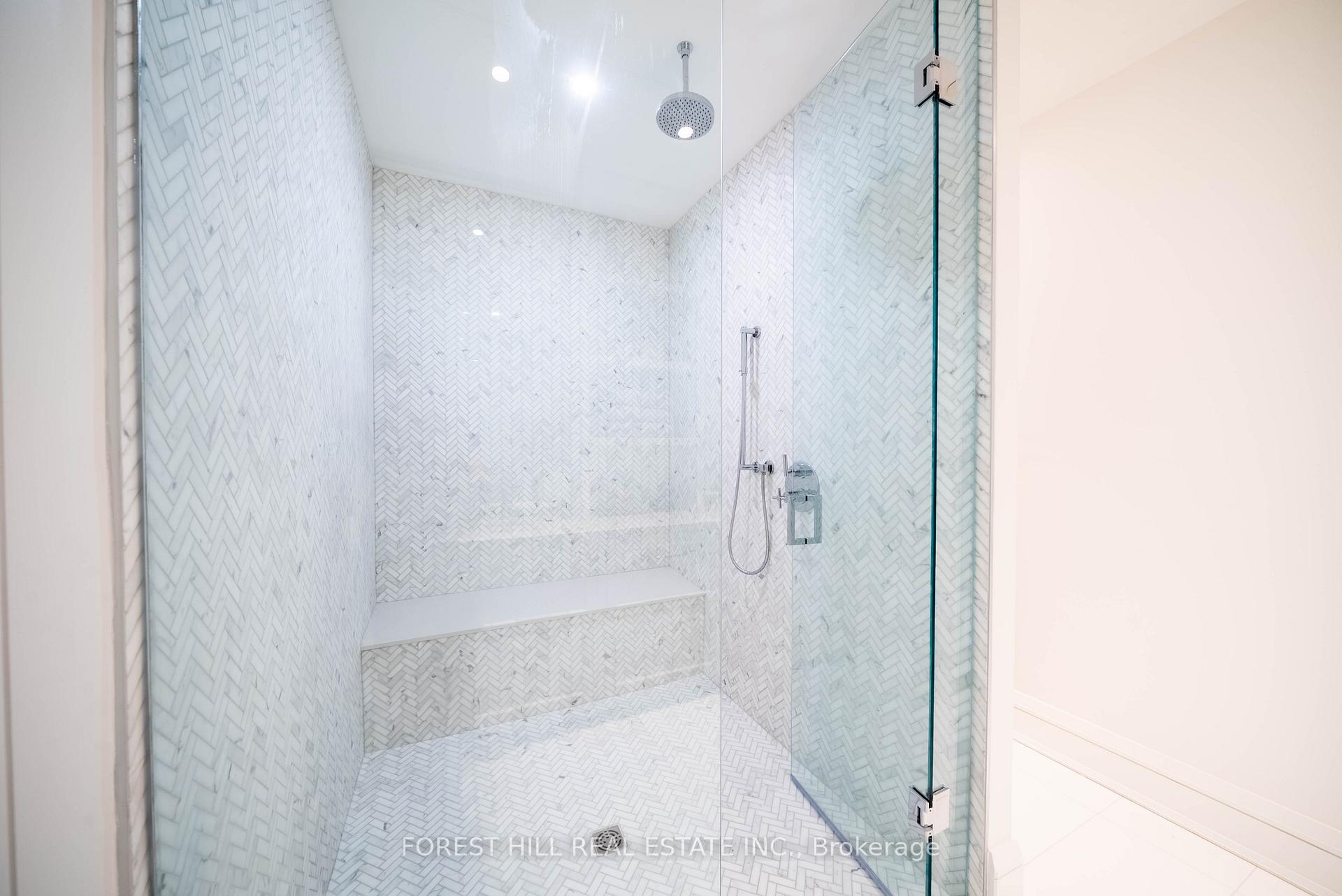 2010 Bathurst Street W #2C, Toronto C03 Unit: #2C