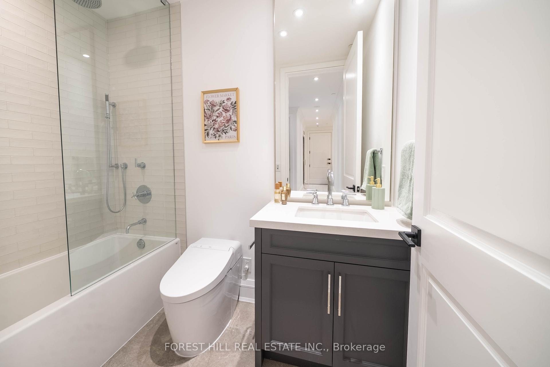 2010 Bathurst Street W #2C, Toronto C03 Unit: #2C