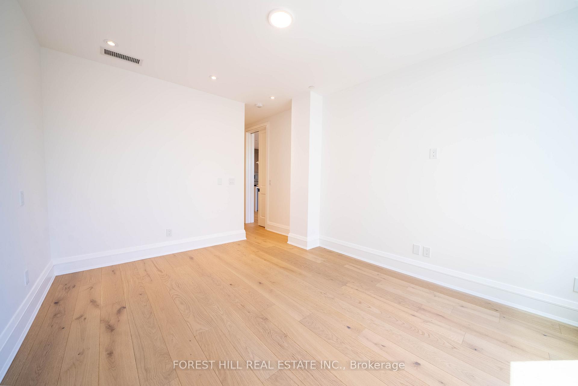 2010 Bathurst Street W #2C, Toronto C03 Unit: #2C