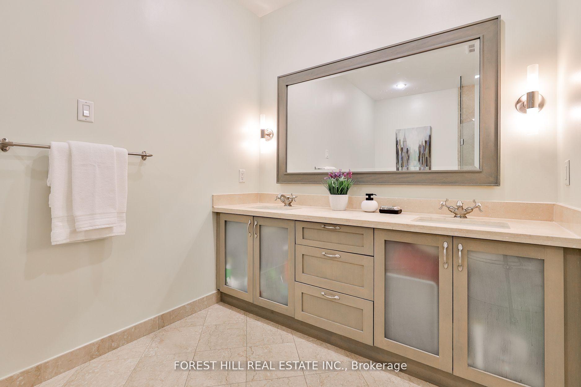 99 Avenue Road 1006, Toronto C02 Unit: 1006