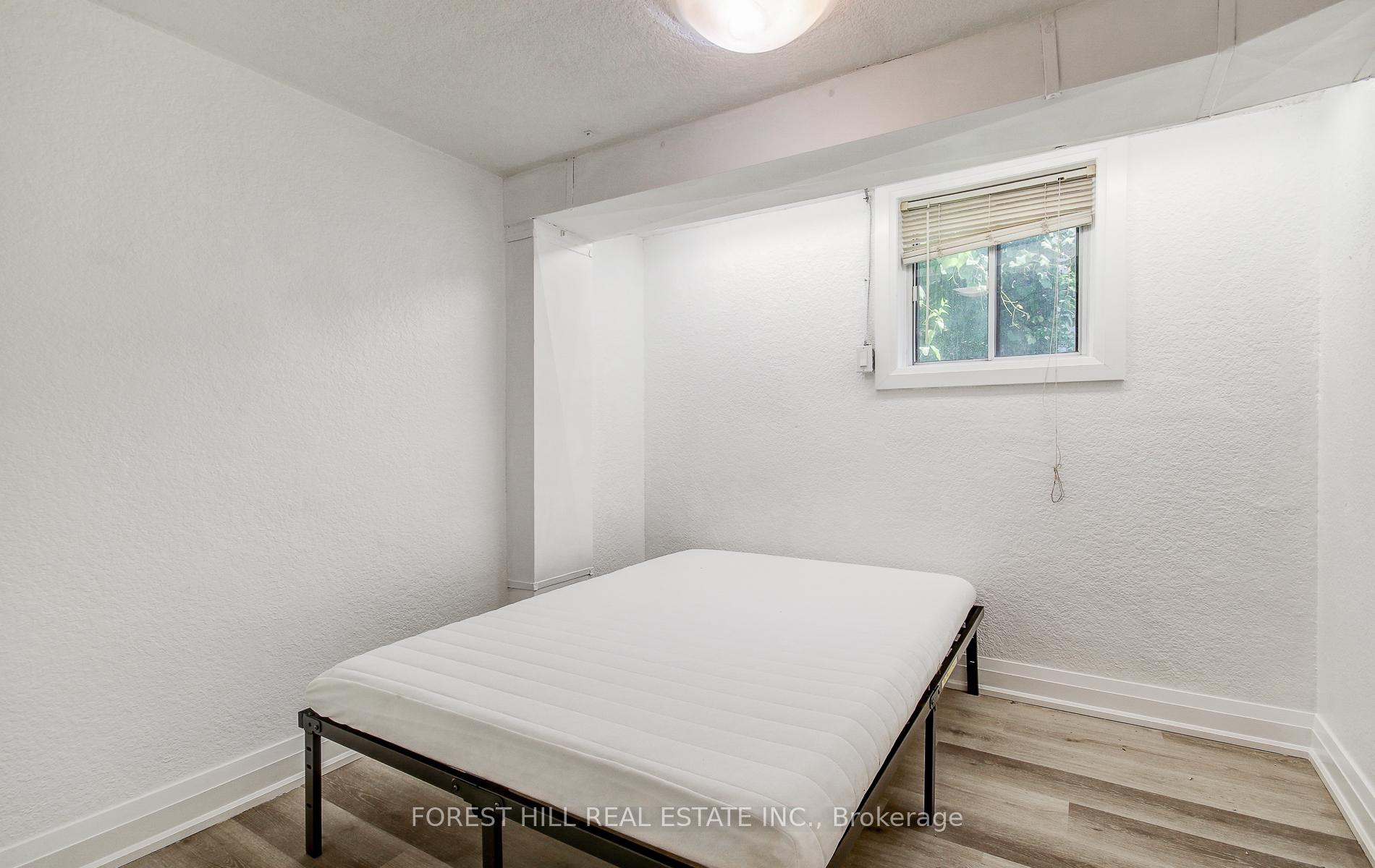 32 Laurelcrest Avenue Lower, Toronto C06 Unit: Lower