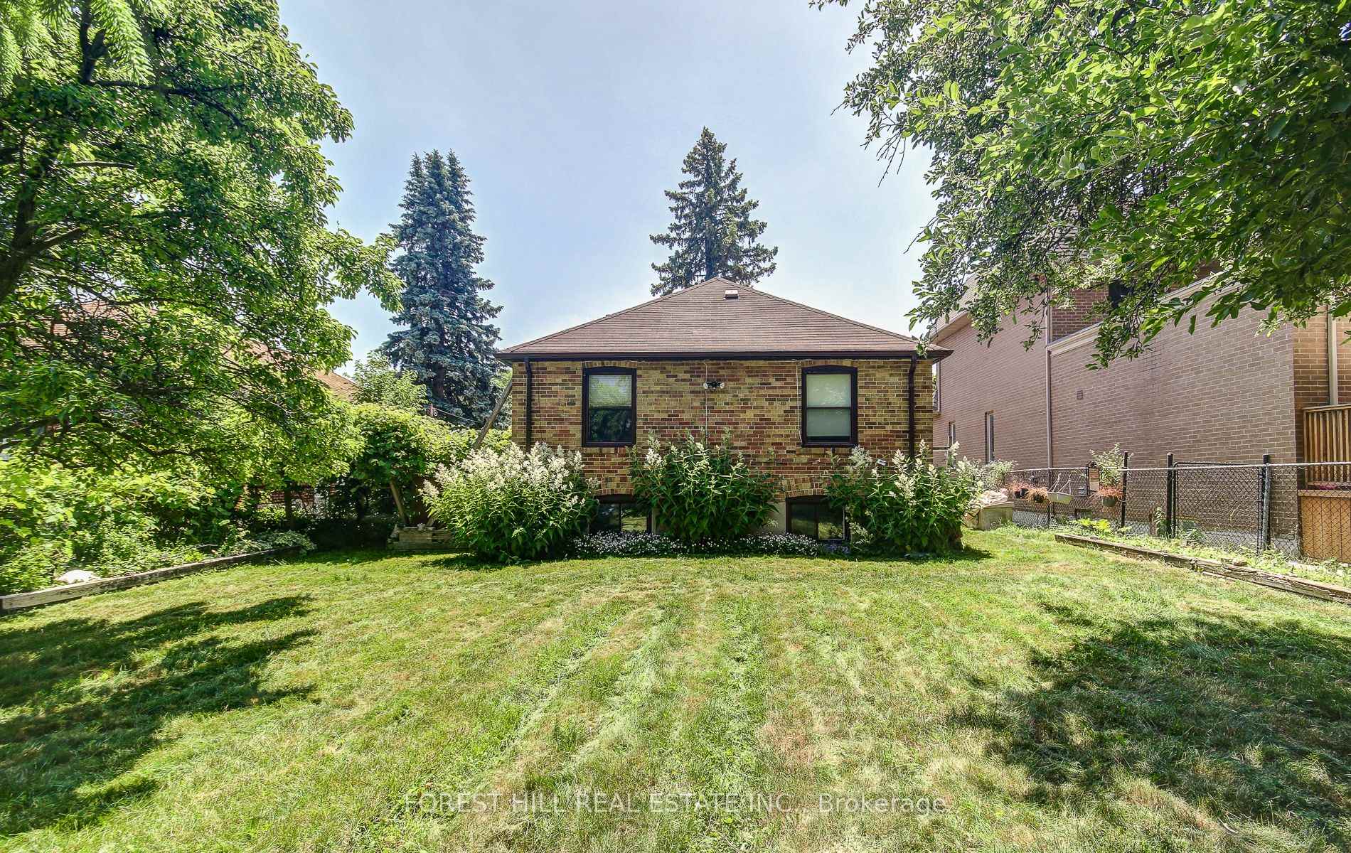 32 Laurelcrest Avenue Lower, Toronto C06 Unit: Lower