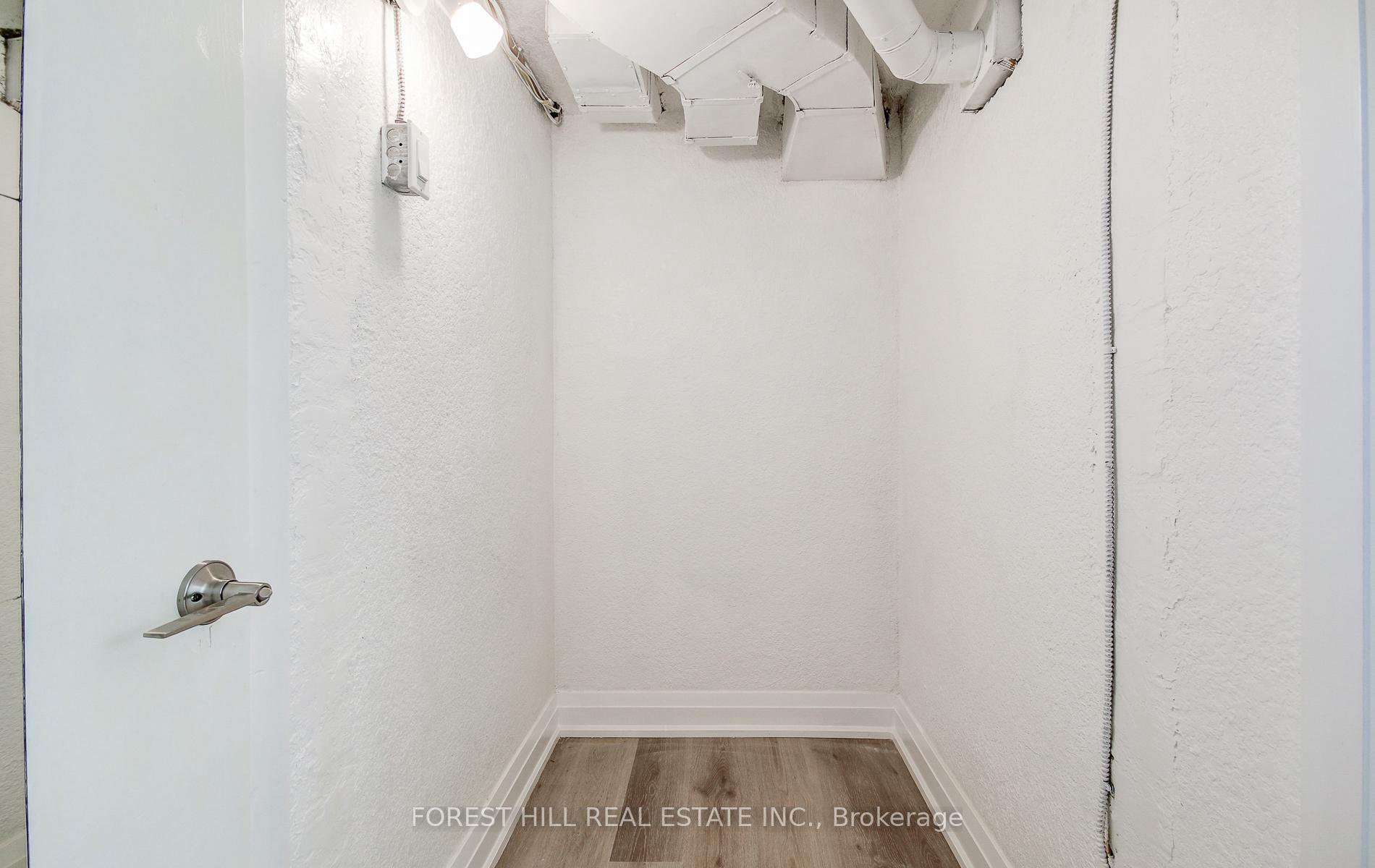 32 Laurelcrest Avenue Lower, Toronto C06 Unit: Lower