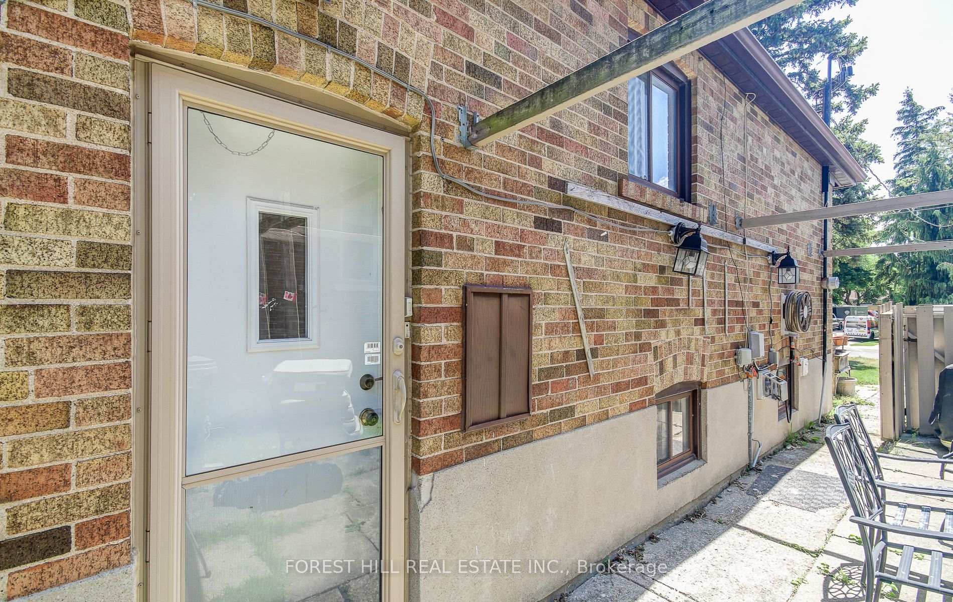 32 Laurelcrest Avenue Lower, Toronto C06 Unit: Lower