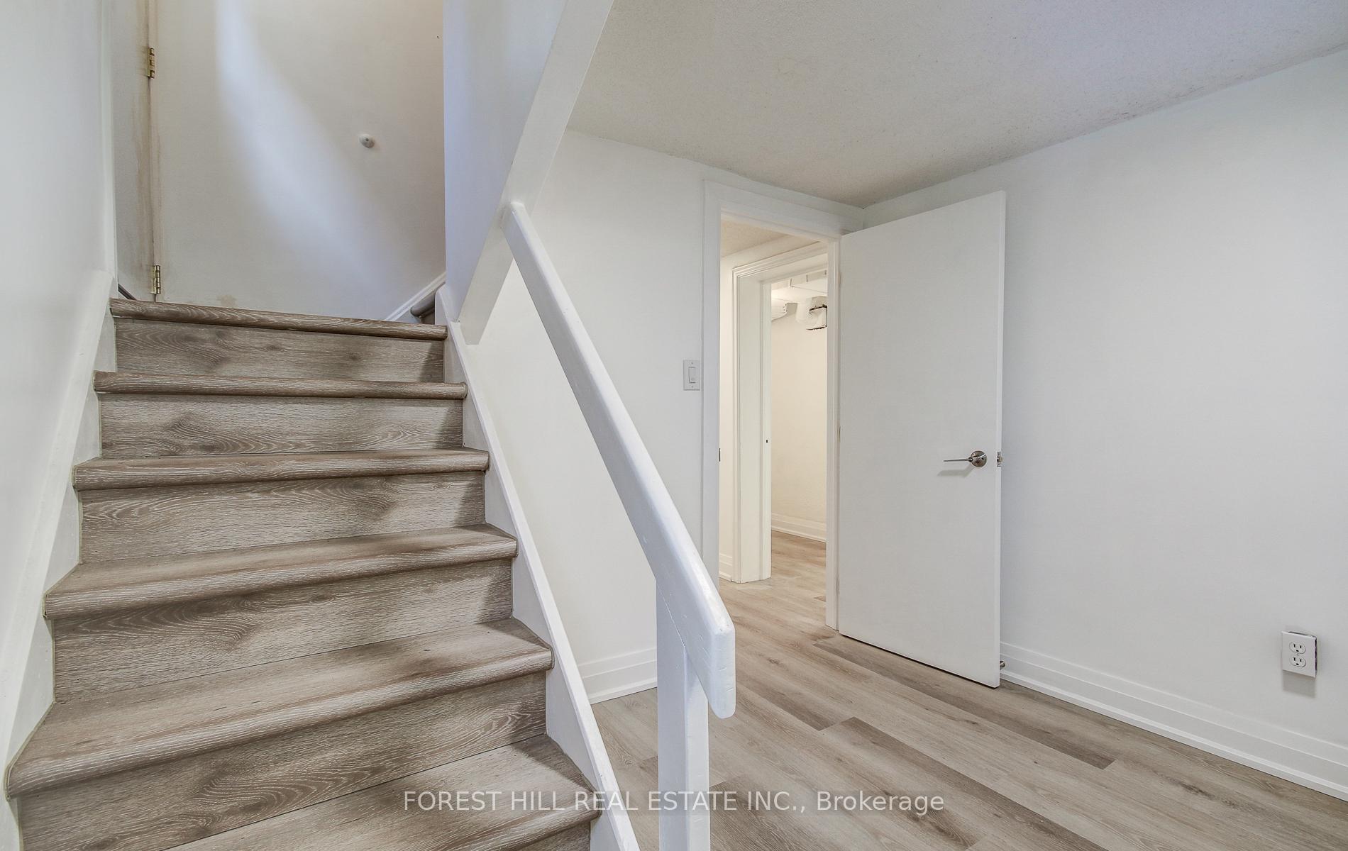 32 Laurelcrest Avenue Lower, Toronto C06 Unit: Lower