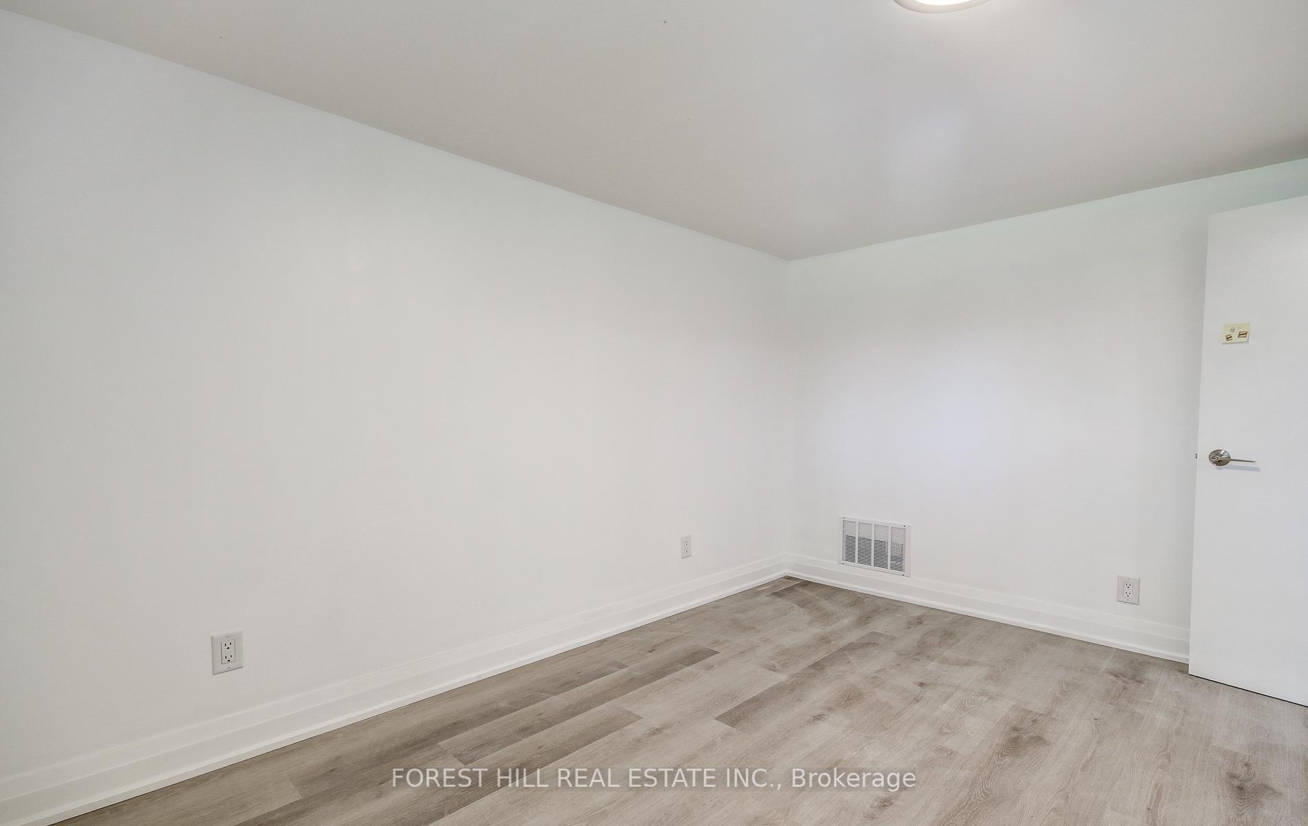 32 Laurelcrest Avenue Lower, Toronto C06 Unit: Lower