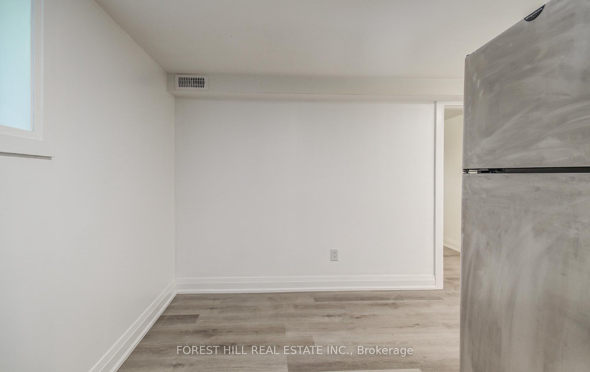 32 Laurelcrest Avenue Lower, Toronto C06 Unit: Lower