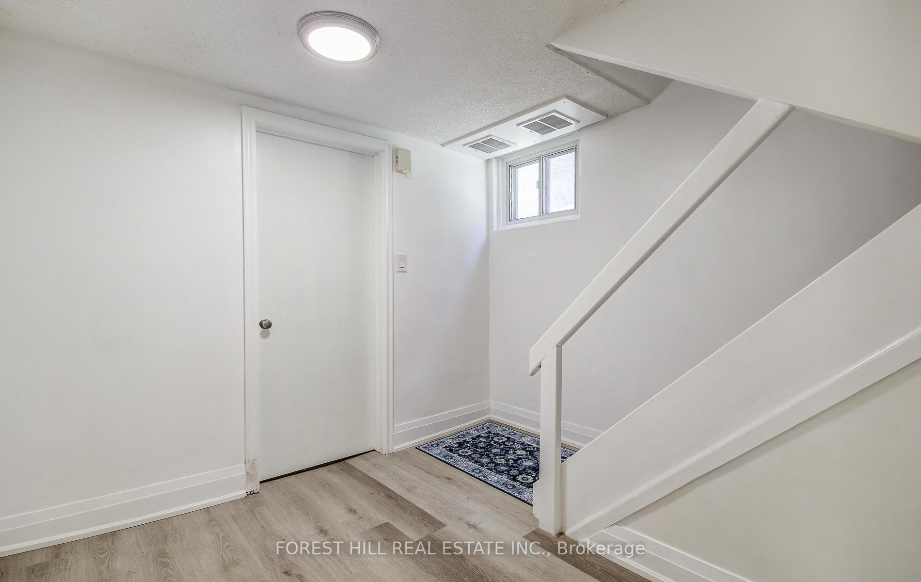 32 Laurelcrest Avenue Lower, Toronto C06 Unit: Lower