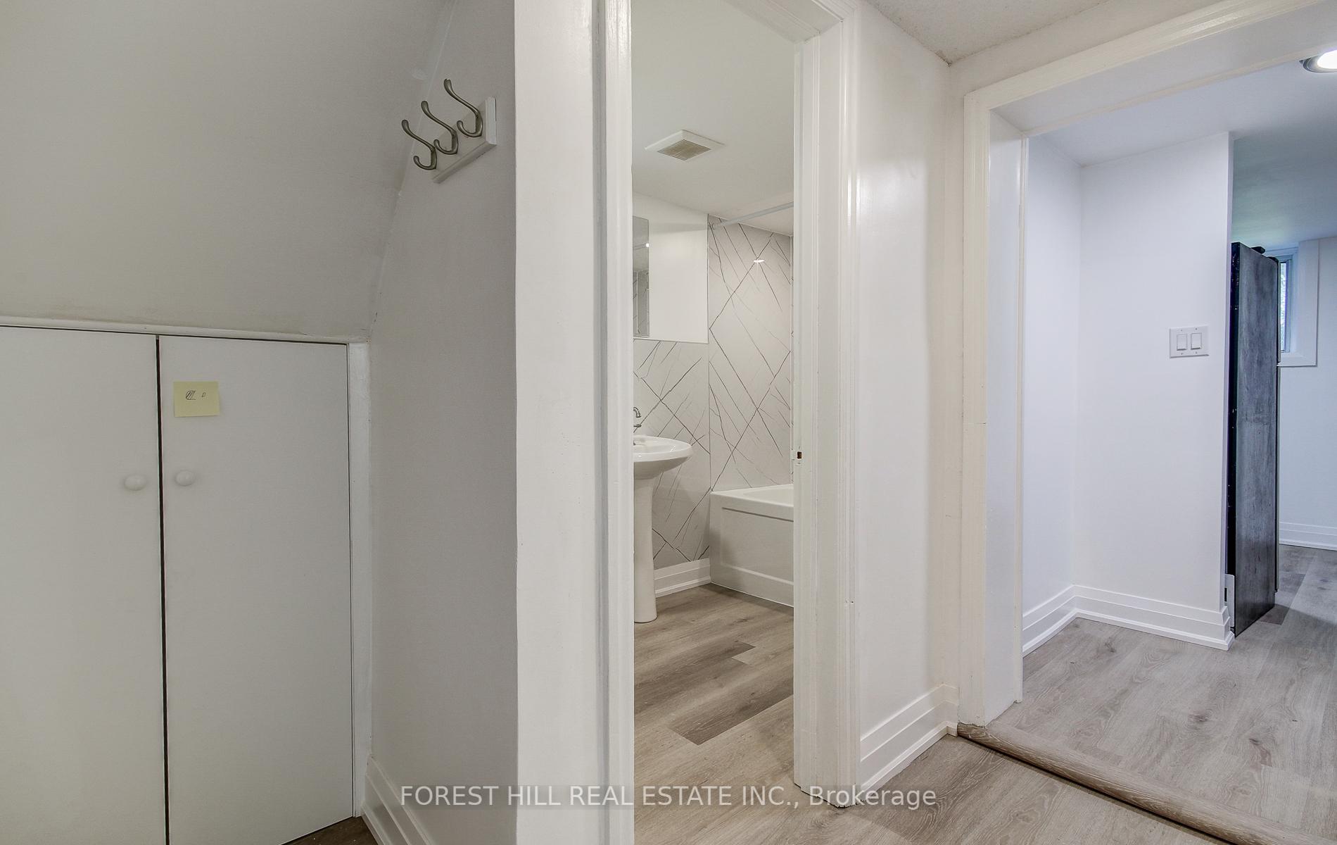 32 Laurelcrest Avenue Lower, Toronto C06 Unit: Lower