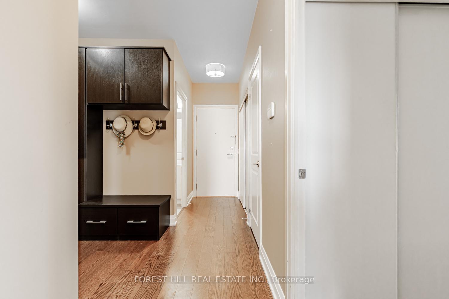 530 St. Clair Avenue W 508, Toronto C03 Unit: 508