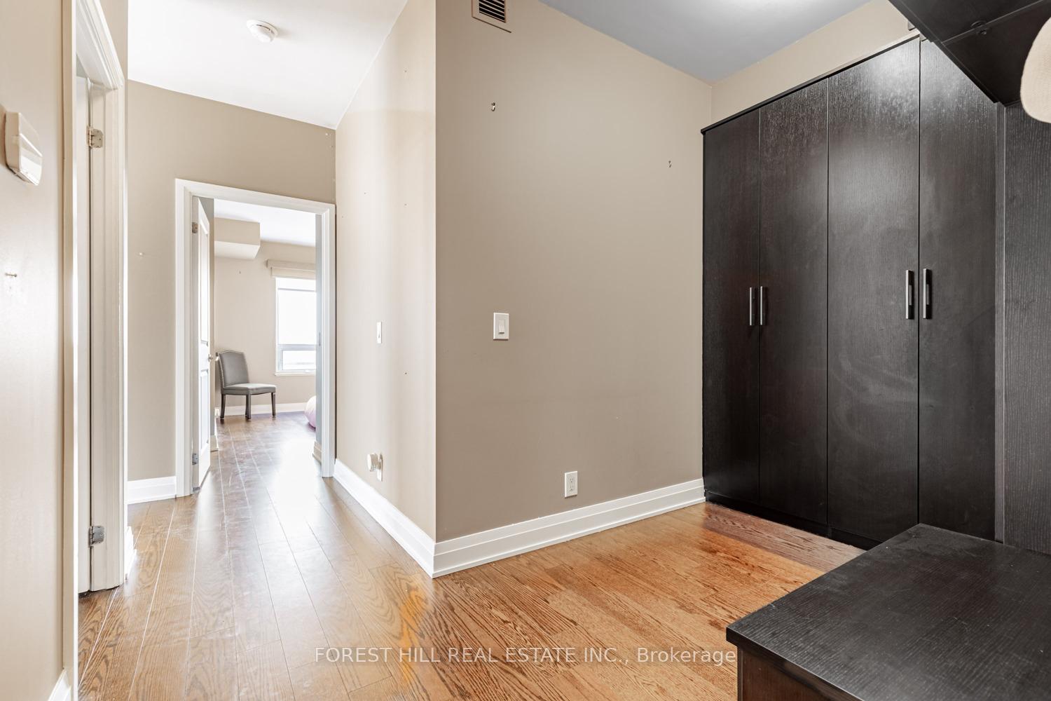 530 St. Clair Avenue W 508, Toronto C03 Unit: 508