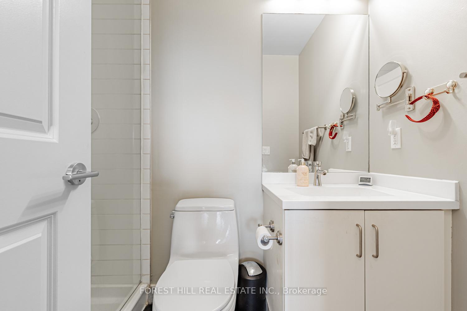 530 St. Clair Avenue W 508, Toronto C03 Unit: 508