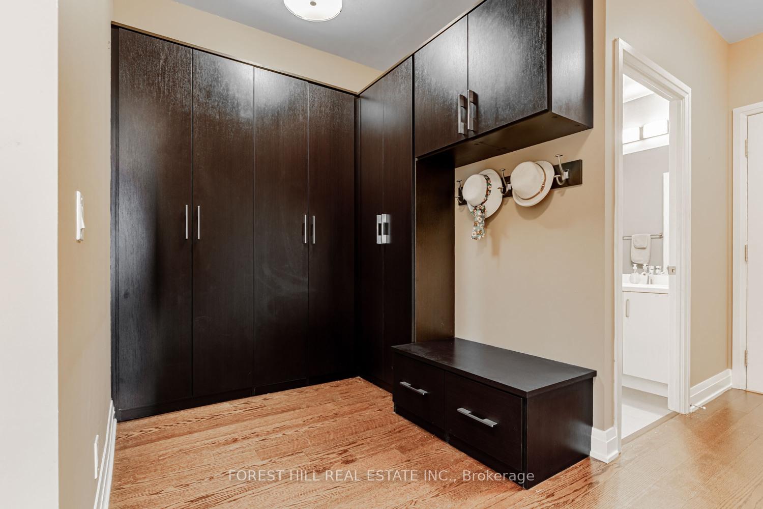 530 St. Clair Avenue W 508, Toronto C03 Unit: 508