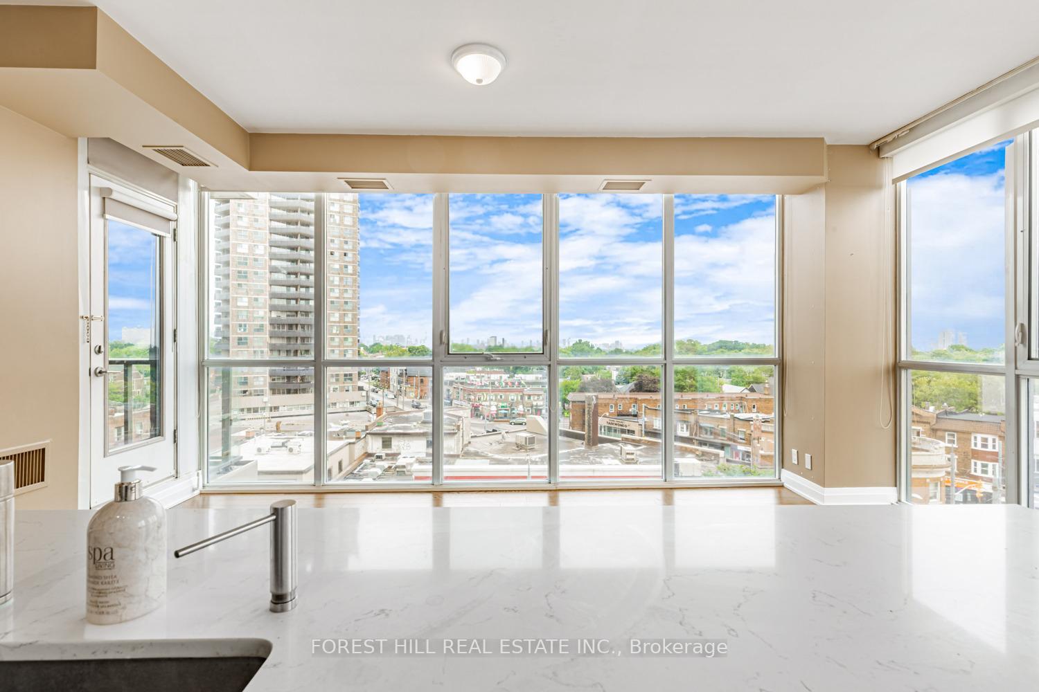 530 St. Clair Avenue W 508, Toronto C03 Unit: 508