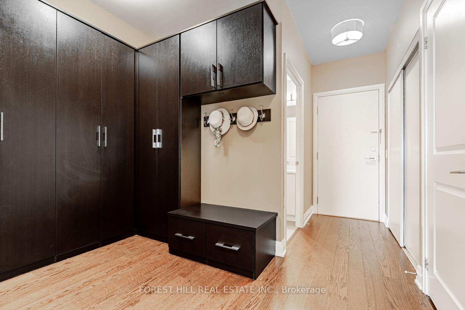 530 St. Clair Avenue W 508, Toronto C03 Unit: 508