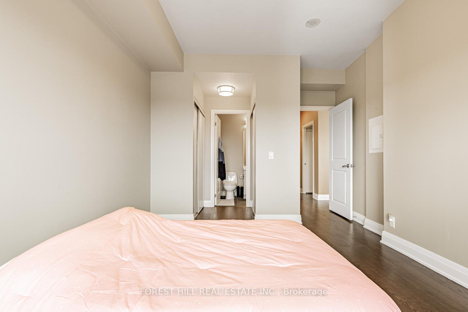 530 St. Clair Avenue W 508, Toronto C03 Unit: 508