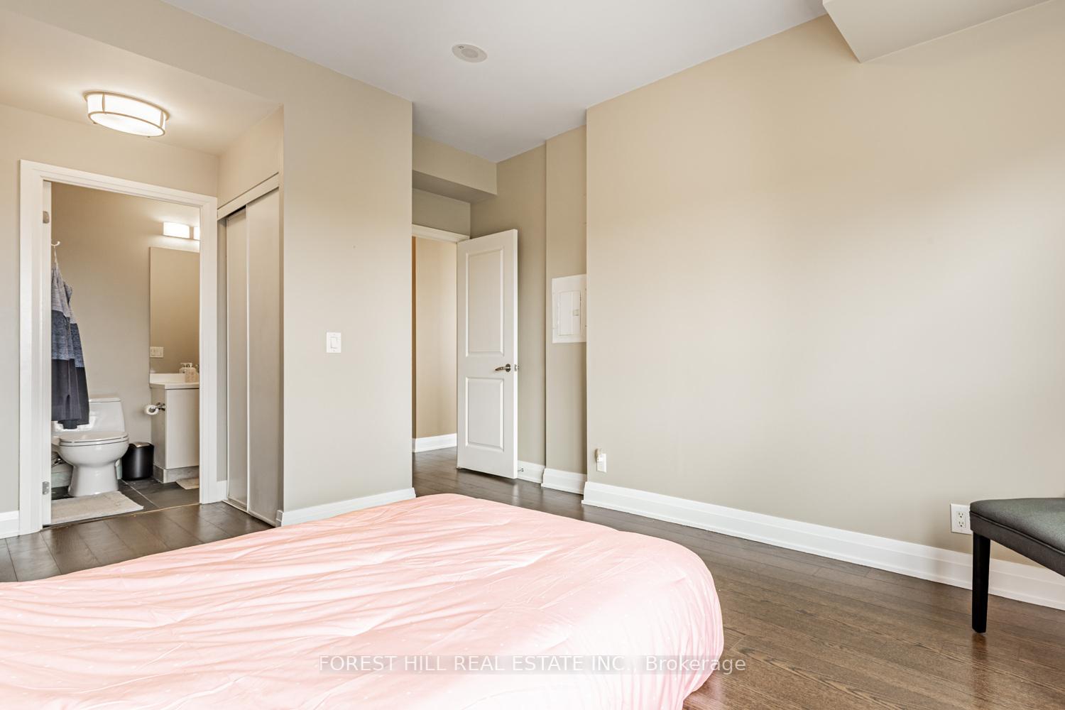 530 St. Clair Avenue W 508, Toronto C03 Unit: 508