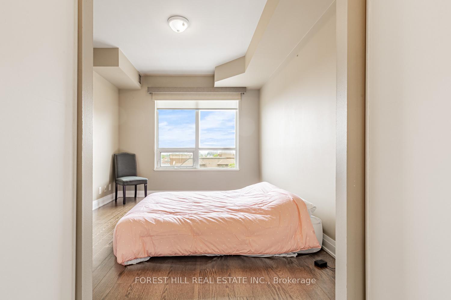 530 St. Clair Avenue W 508, Toronto C03 Unit: 508