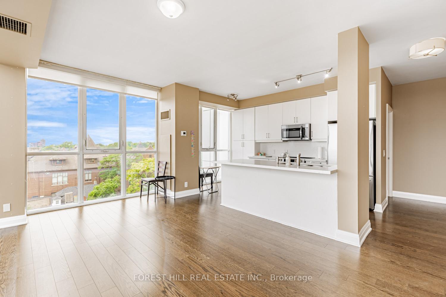 530 St. Clair Avenue W 508, Toronto C03 Unit: 508
