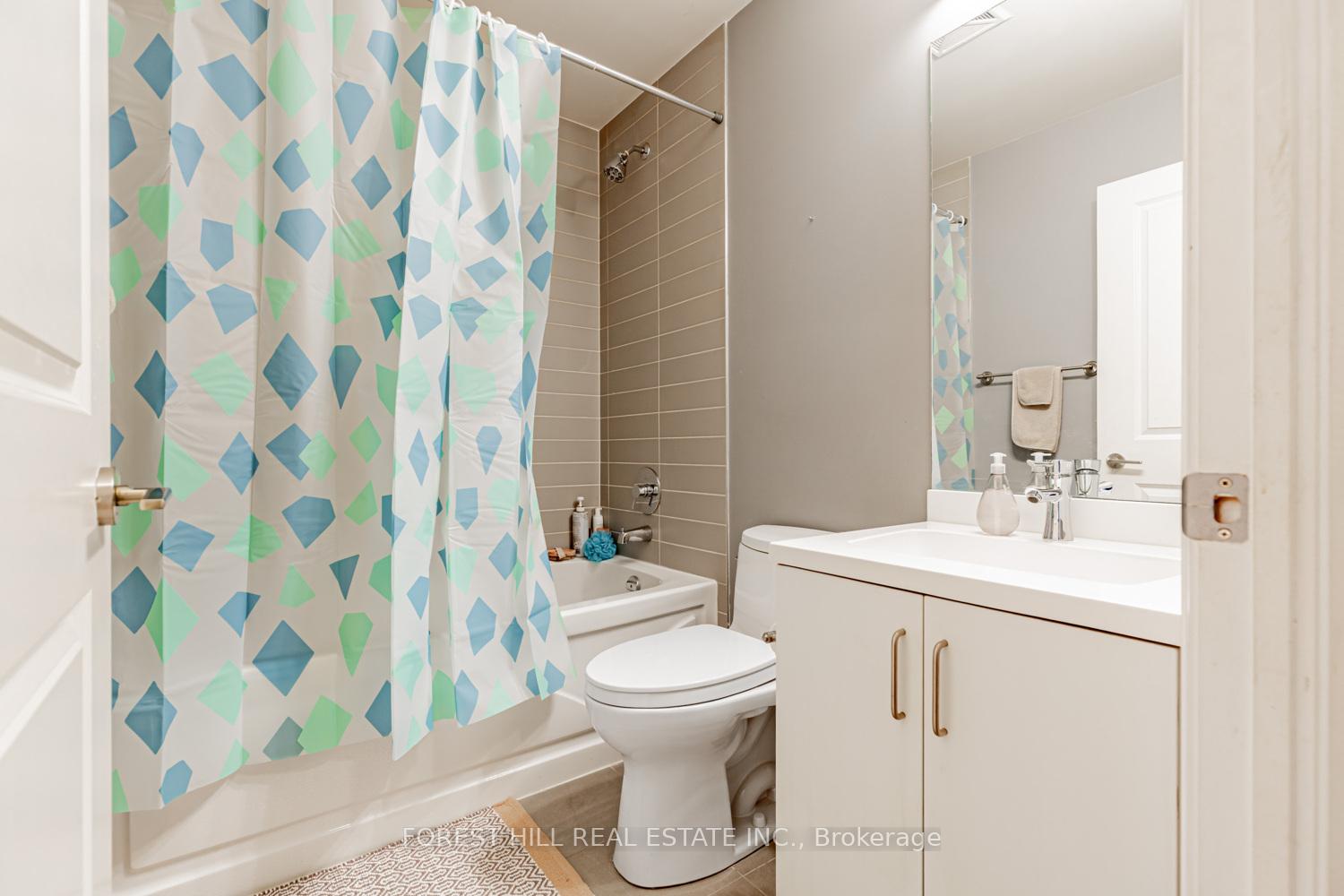 530 St. Clair Avenue W 508, Toronto C03 Unit: 508