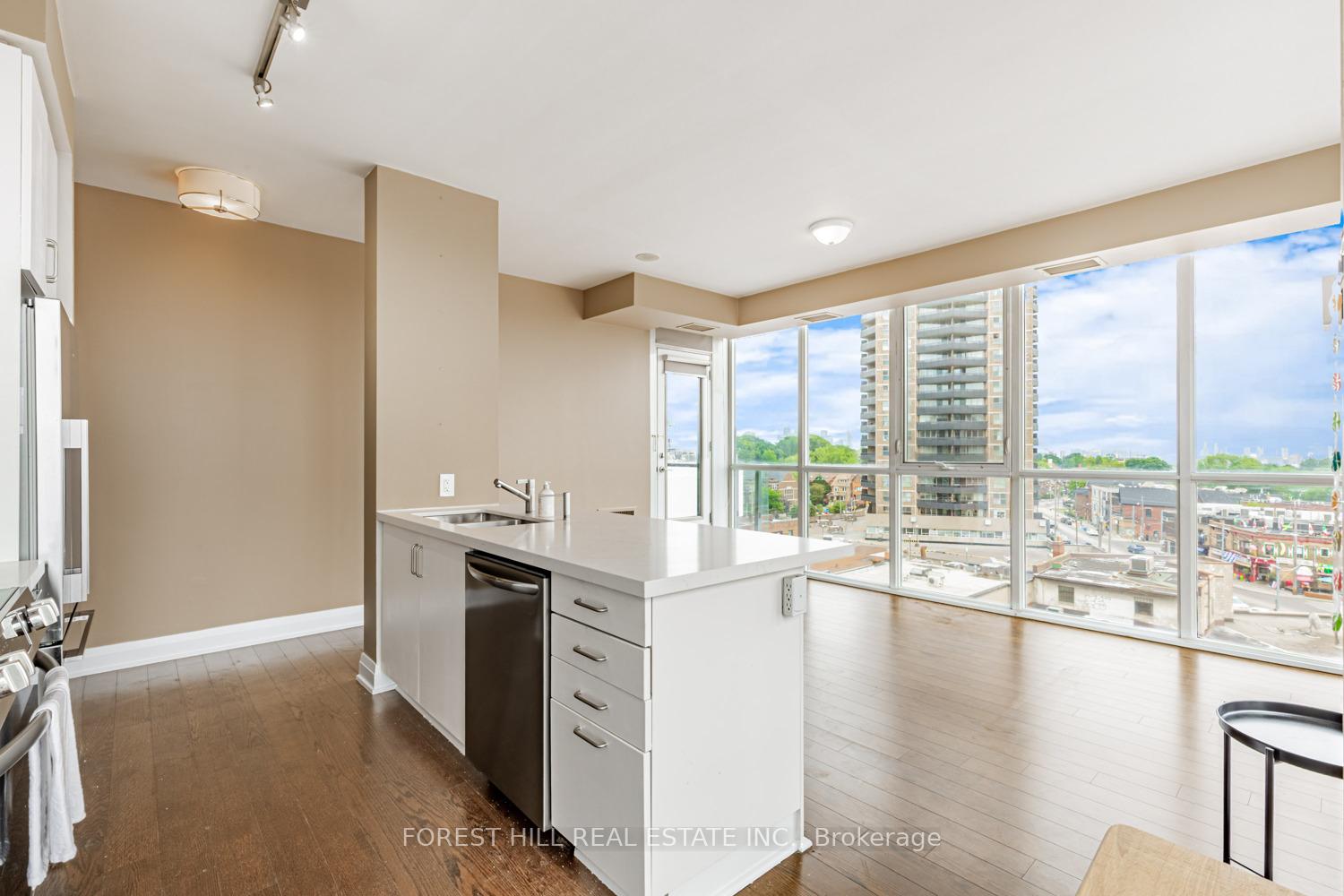 530 St. Clair Avenue W 508, Toronto C03 Unit: 508