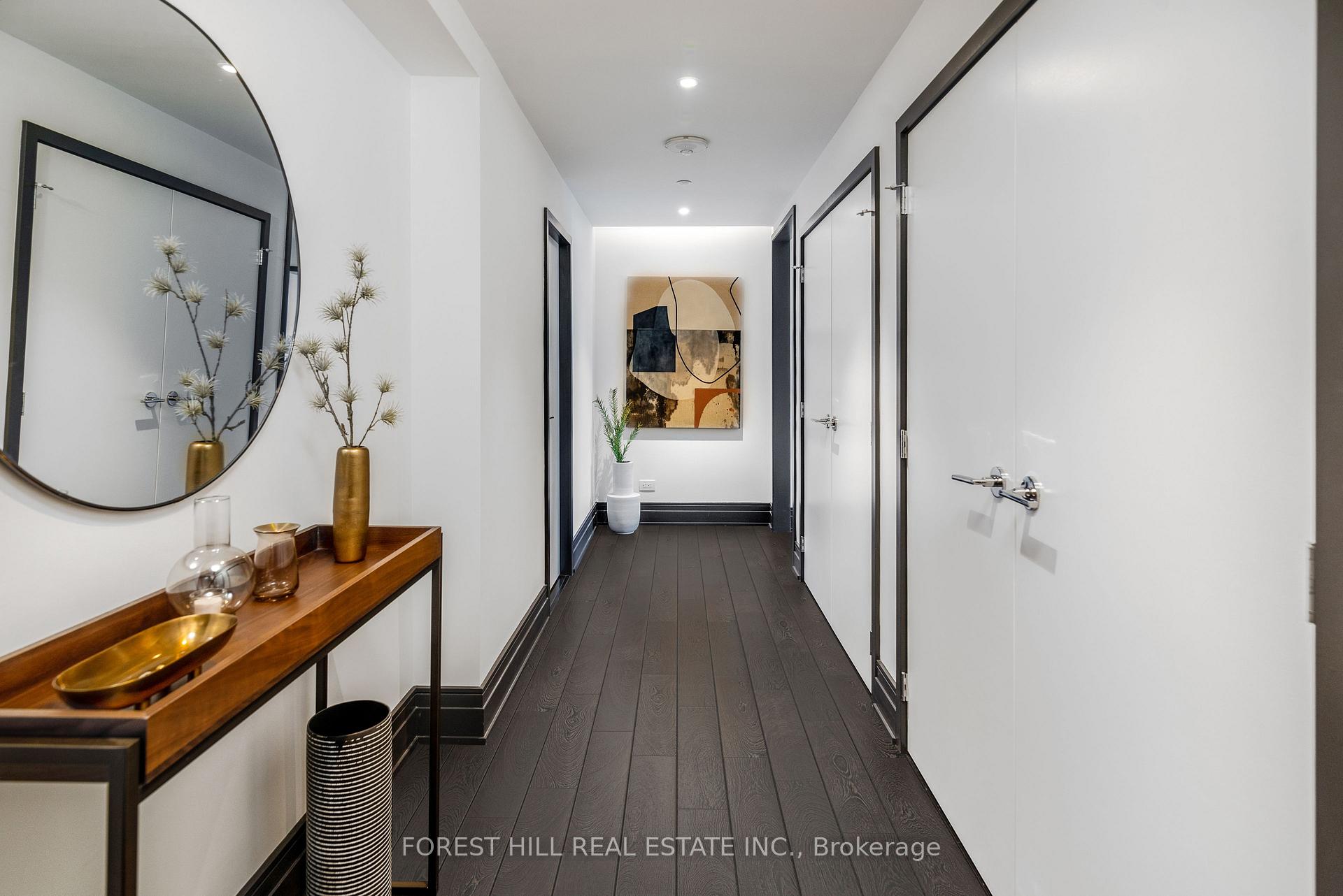 2 Avenue Road 1603, Toronto C02 Unit: 1603