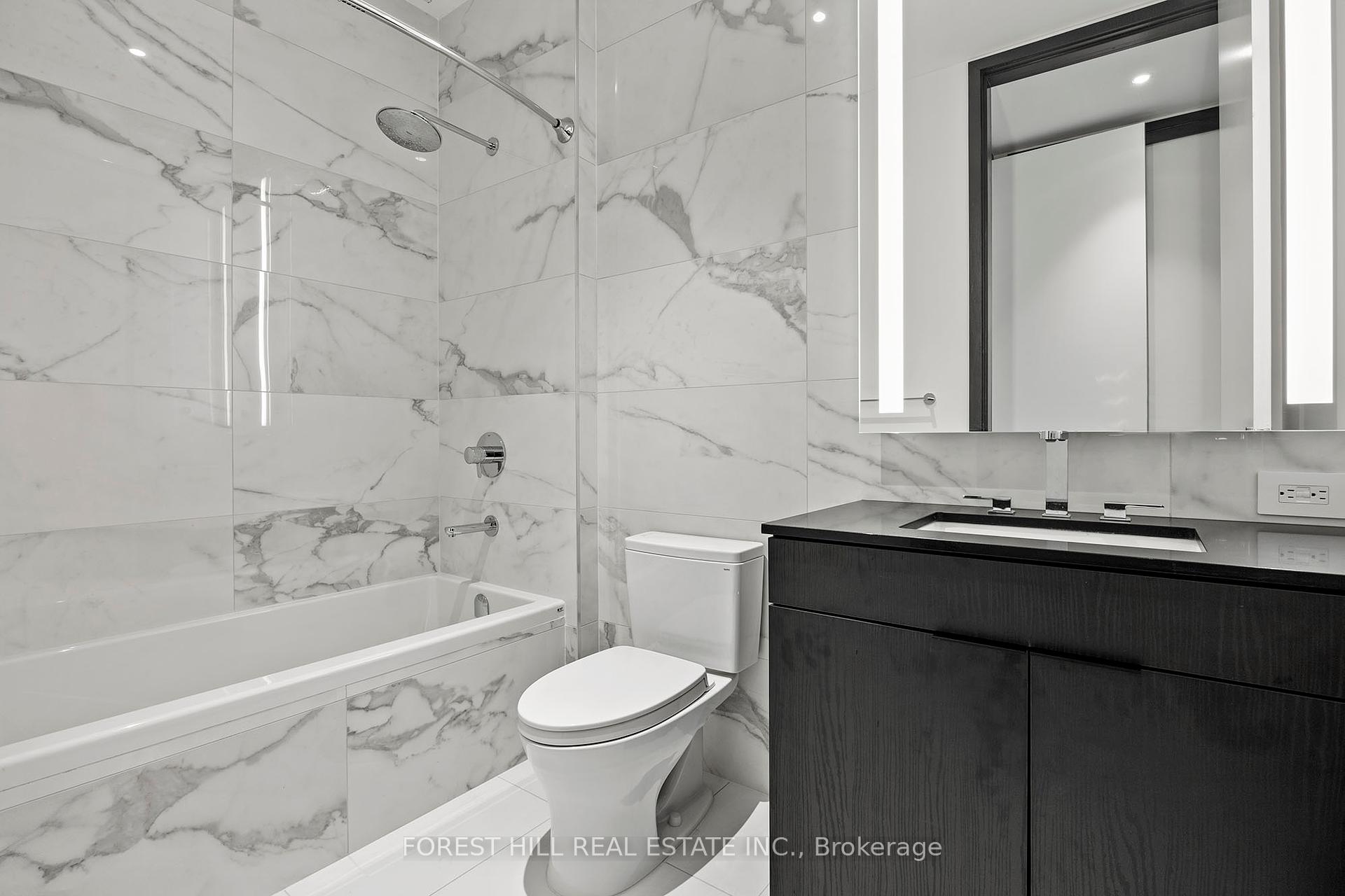 2 Avenue Road 1302, Toronto C02 Unit: 1302