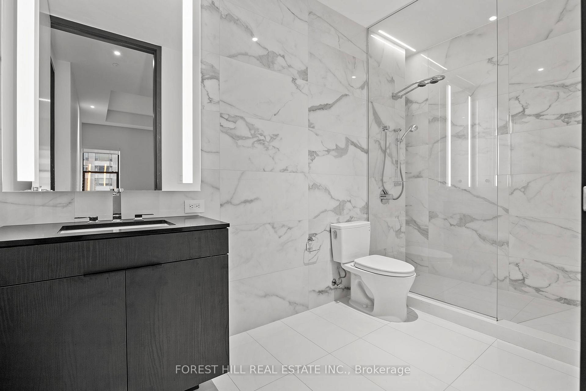 2 Avenue Road 1302, Toronto C02 Unit: 1302