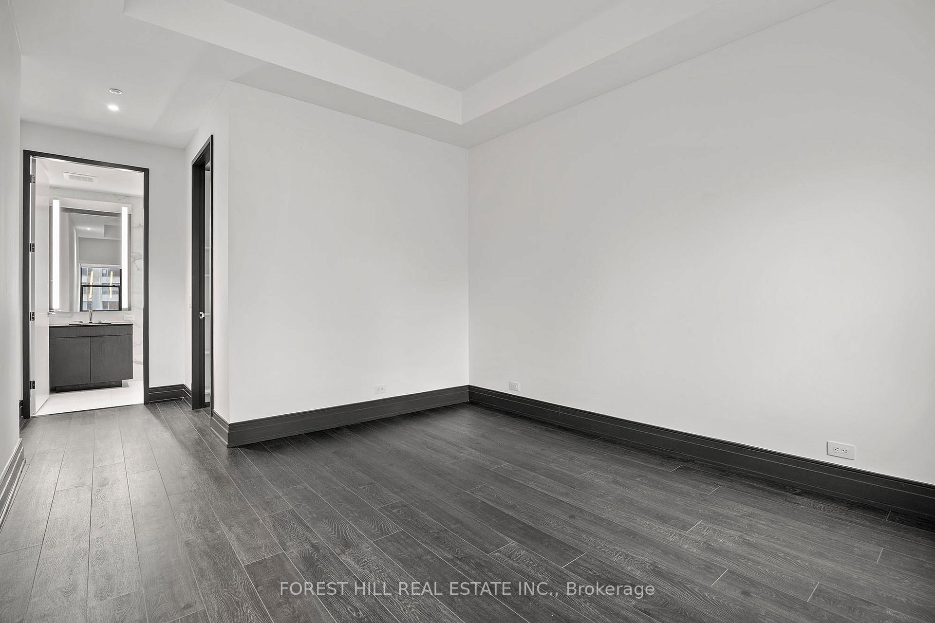 2 Avenue Road 1302, Toronto C02 Unit: 1302