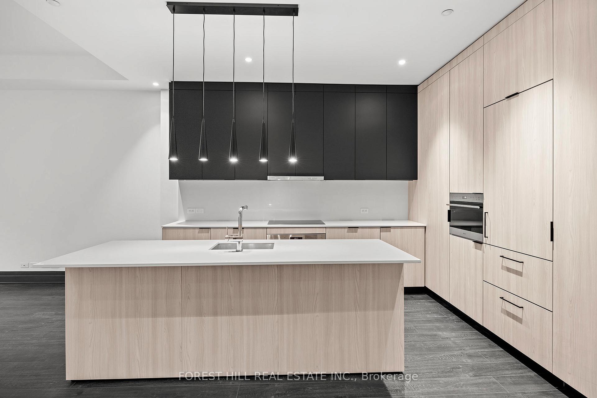 2 Avenue Road 1302, Toronto C02 Unit: 1302