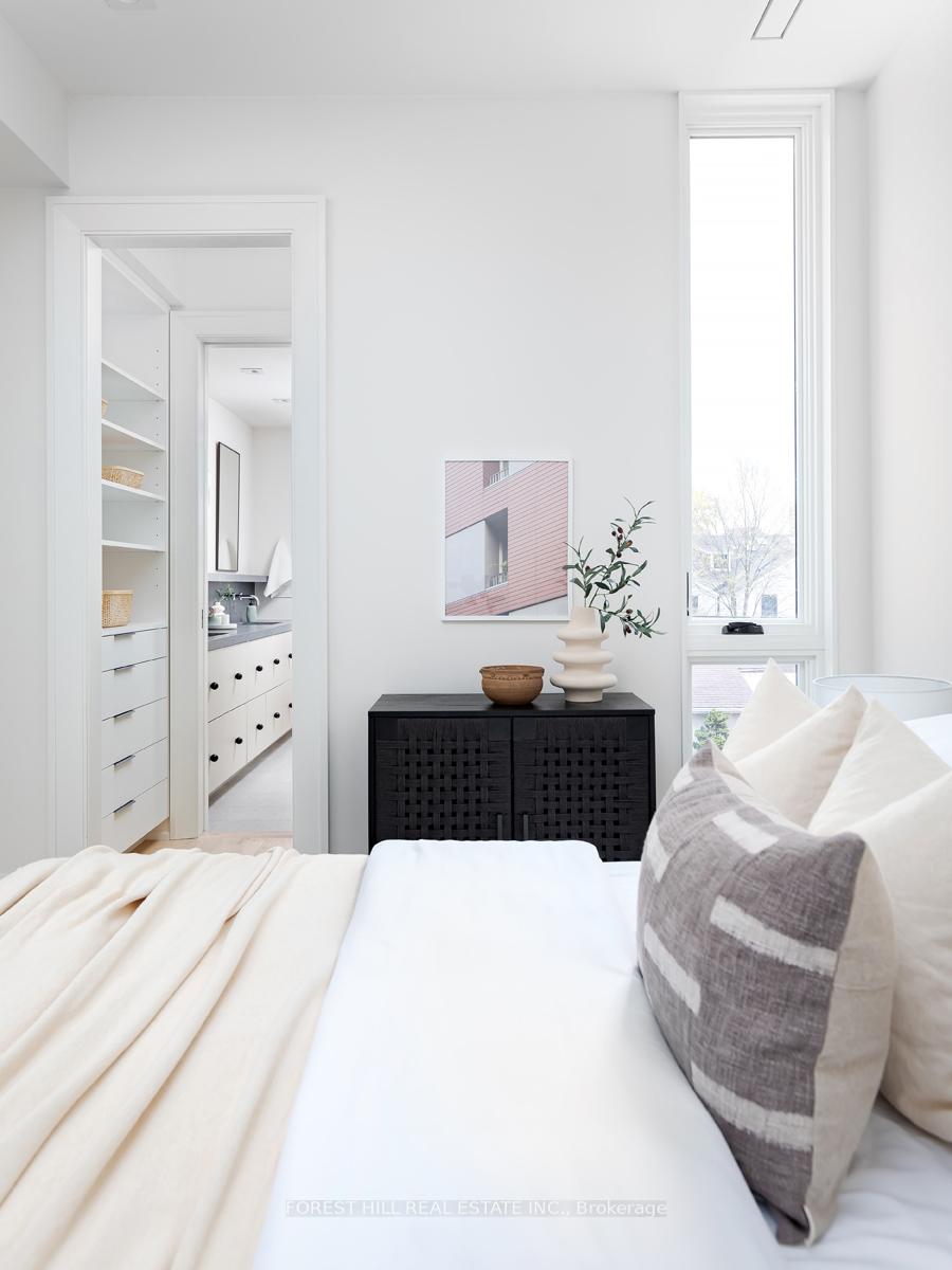 61 Foxley Street, Toronto C01