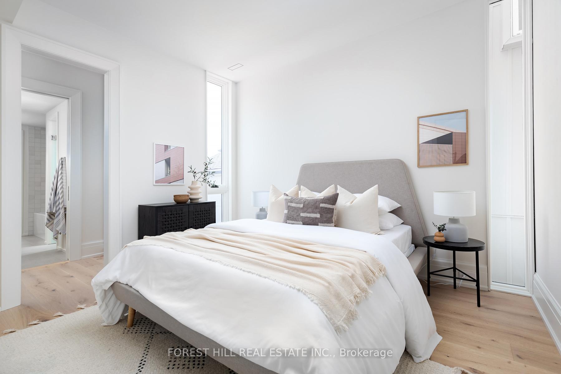 61 Foxley Street, Toronto C01