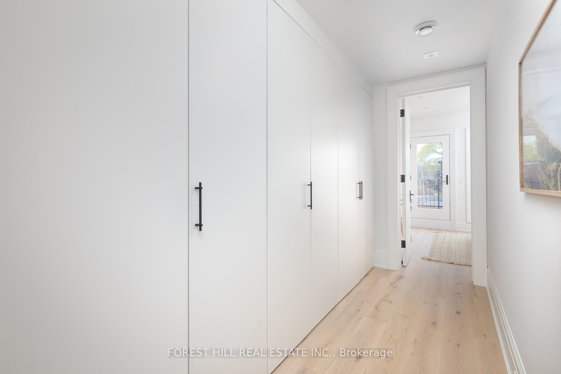 61 Foxley Street, Toronto C01
