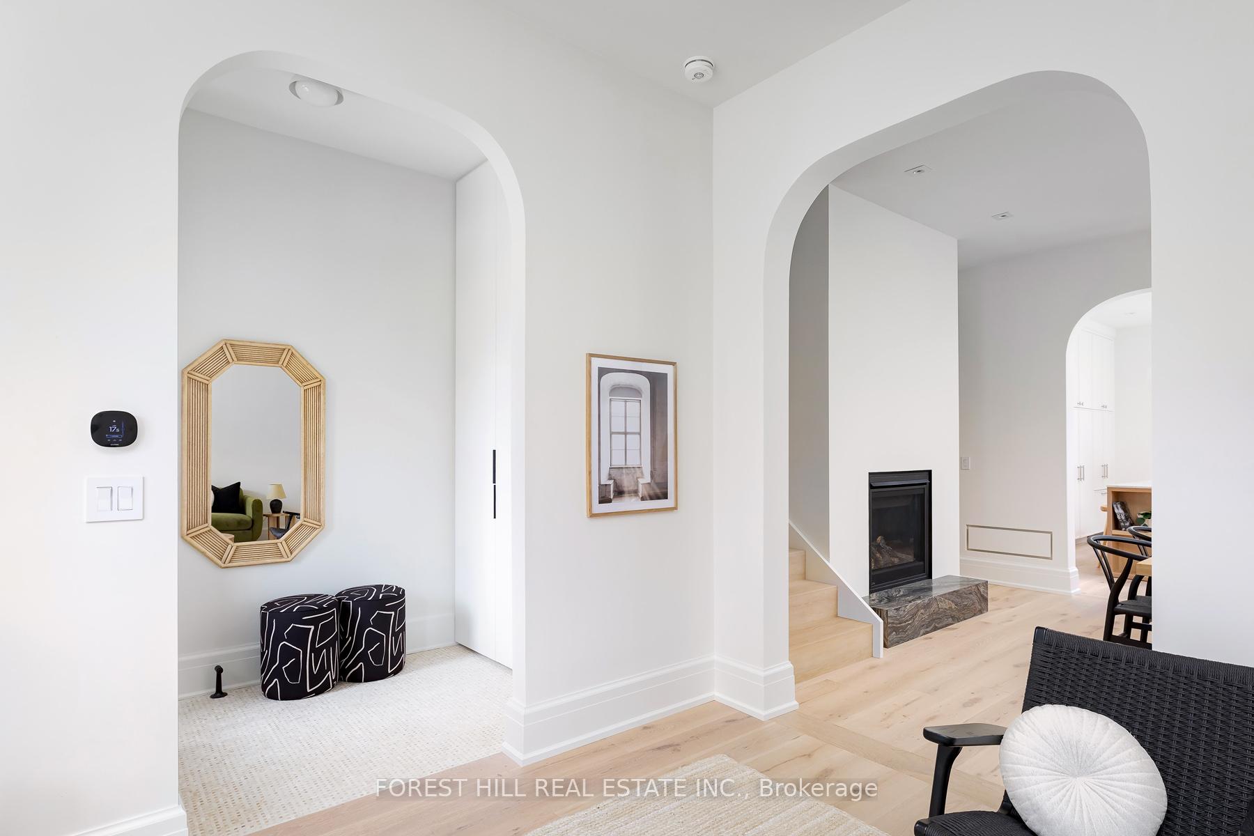 61 Foxley Street, Toronto C01