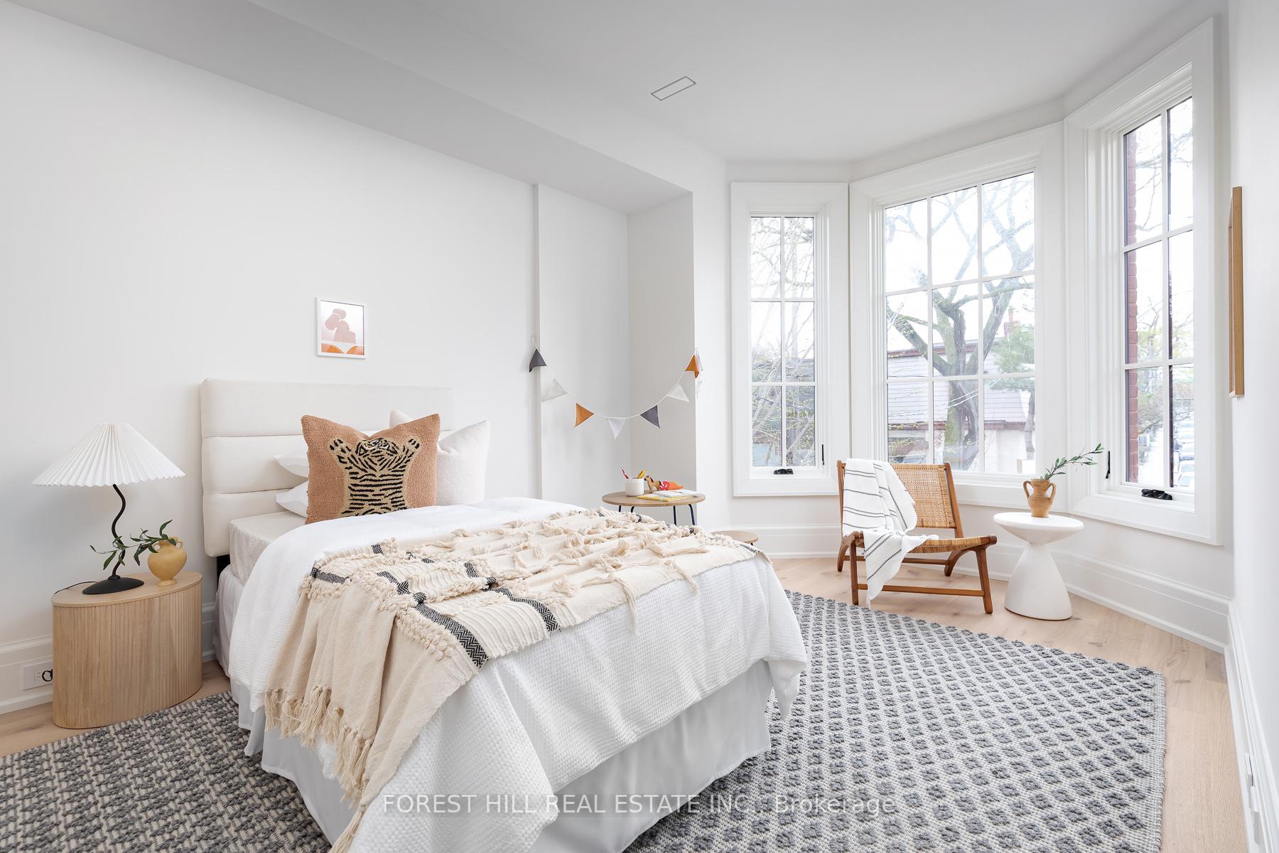 61 Foxley Street, Toronto C01