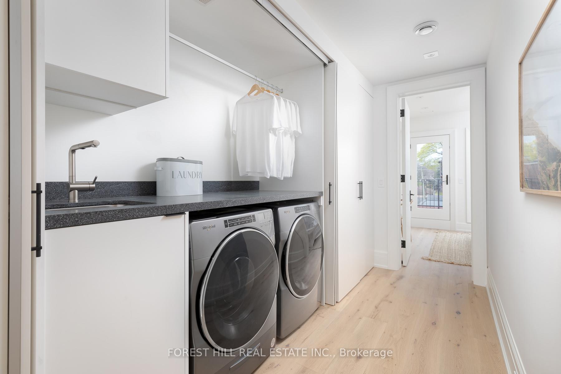 61 Foxley Street, Toronto C01