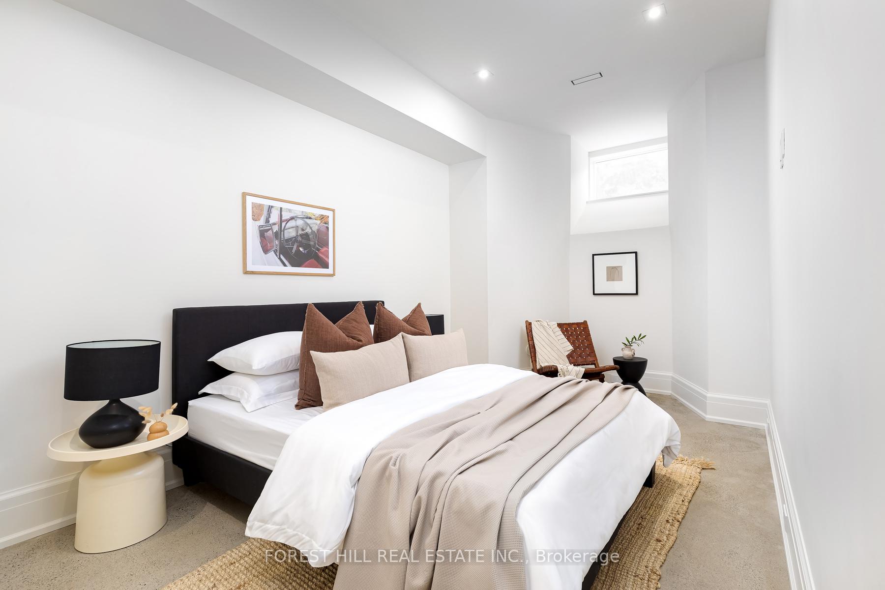 61 Foxley Street, Toronto C01