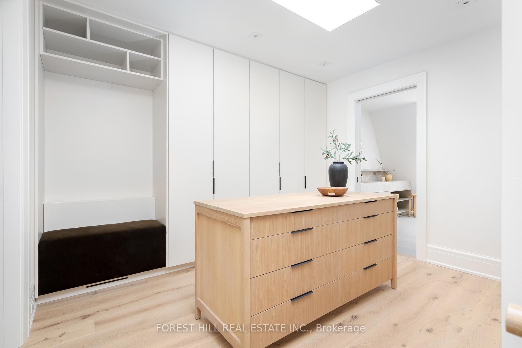 61 Foxley Street, Toronto C01